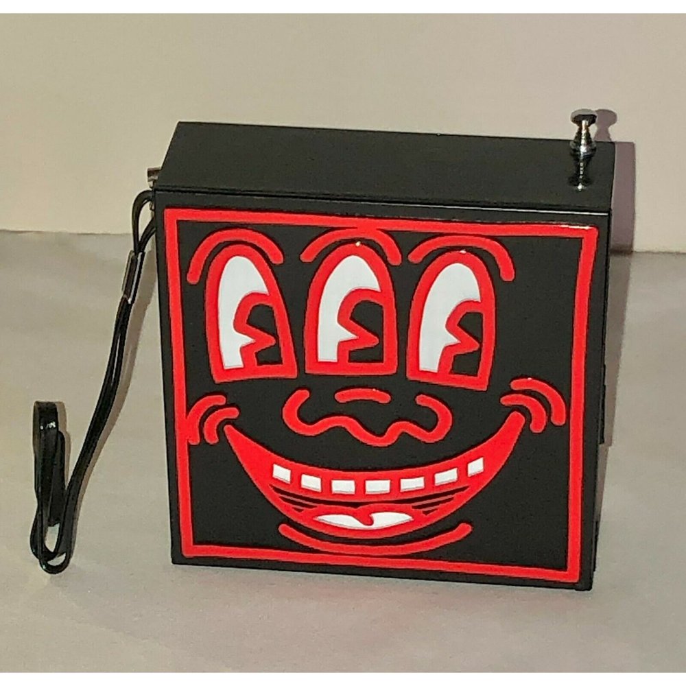 Dusver goochelaar Maan oppervlakte Radio “Pop shop transistor” from Keith Haring - Dope! Gallery