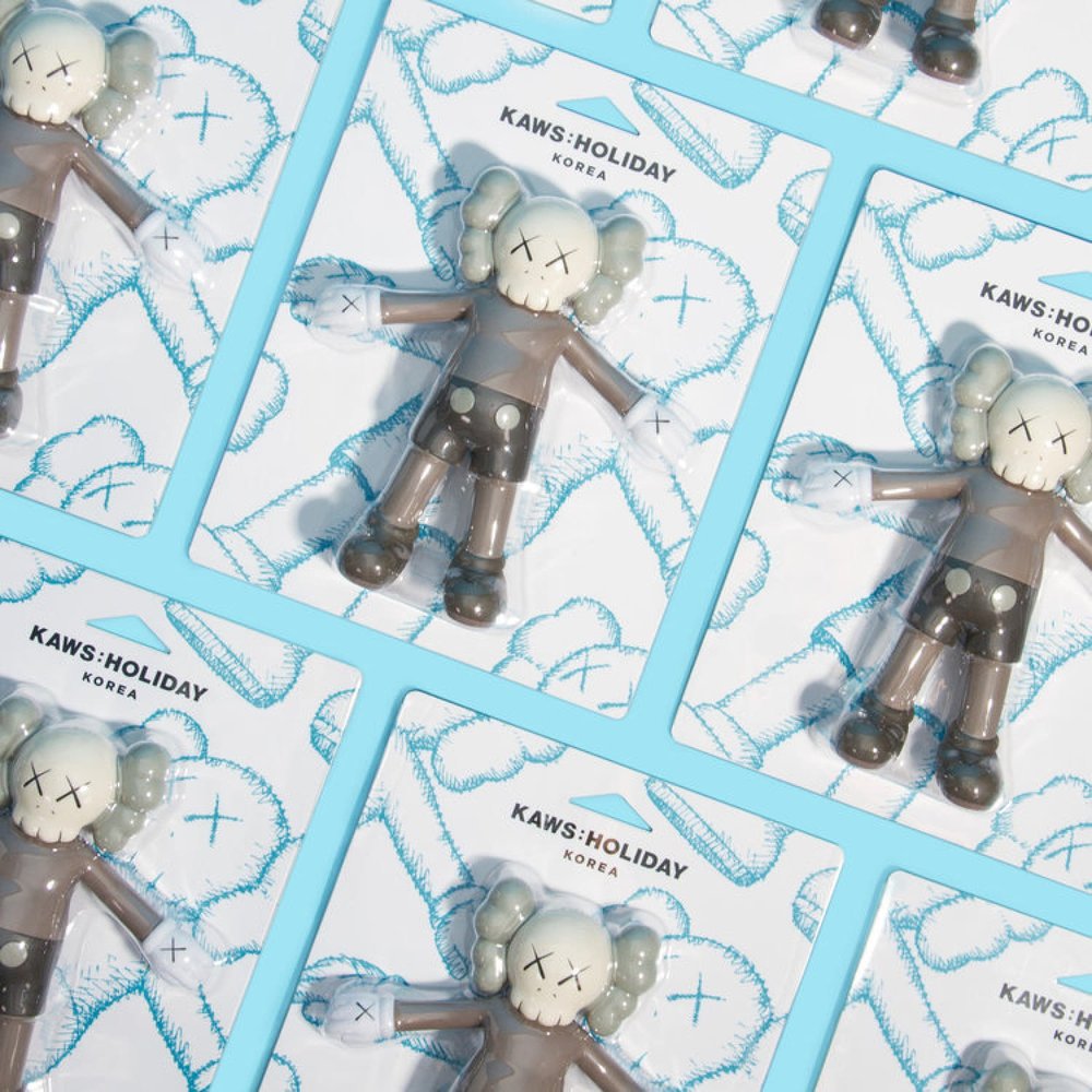 Kaws | HOLIDAY KOREA FLOATING COMPANION - Dope! Gallery 