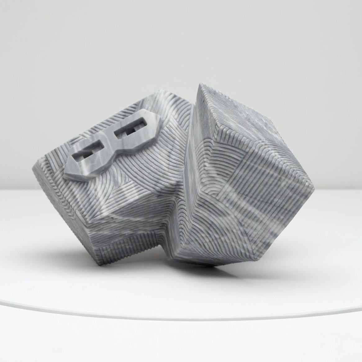 En+Lwamura+gerometric+fatome+grey+03.jpg