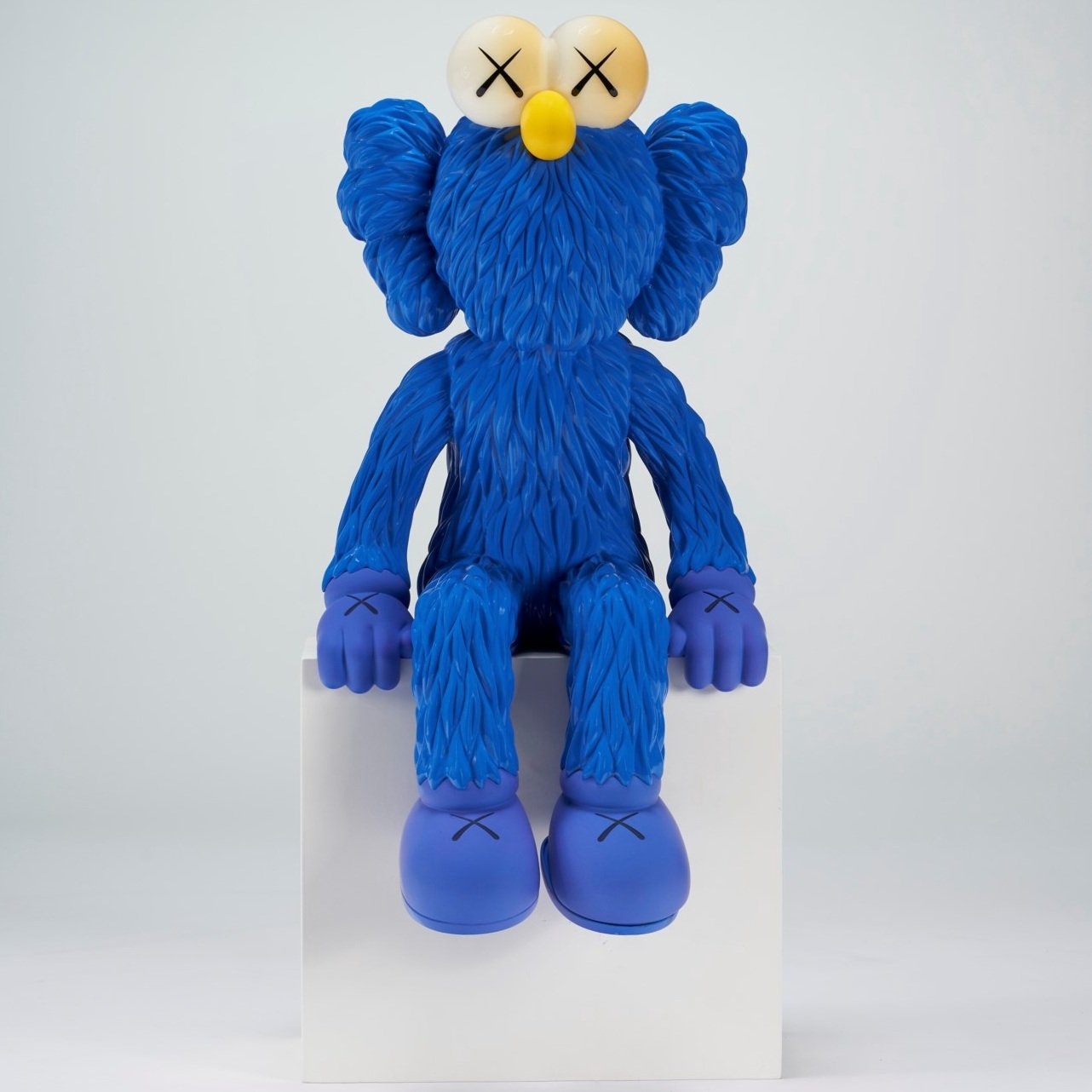 KAWS+seeing+lamp+blue+01.jpg