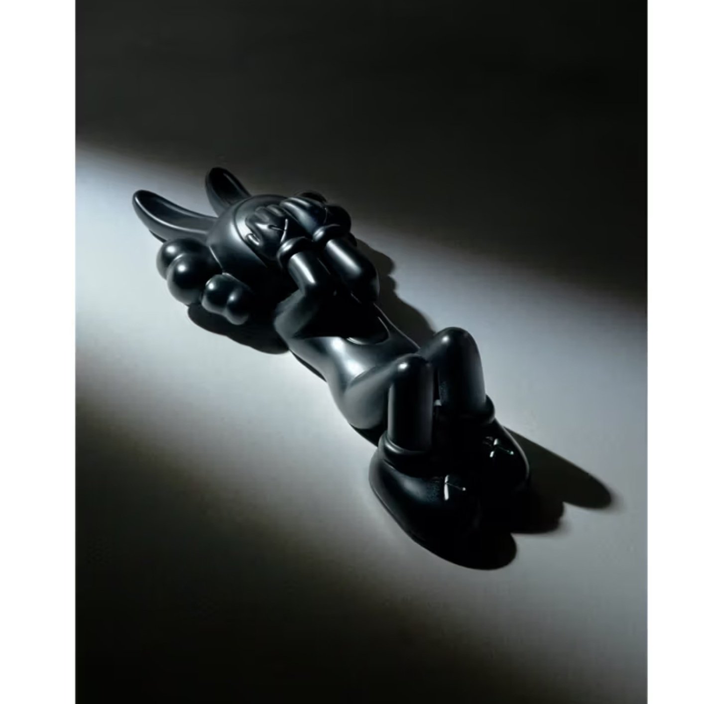 kaws+calm+night+08+.jpg