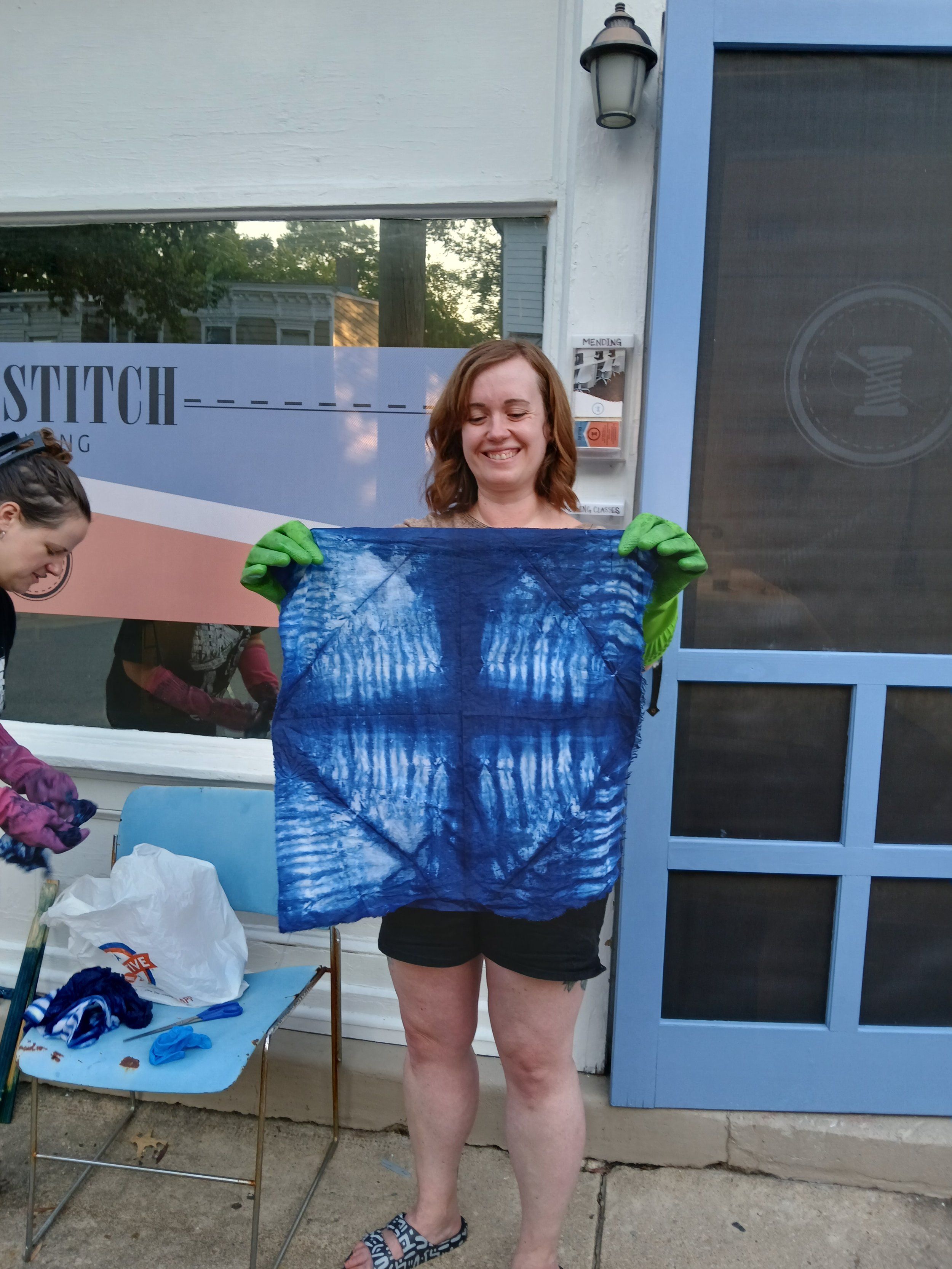 Indigo Dyeing and Basic Shibori Elizabeth Cogar (3).jpg
