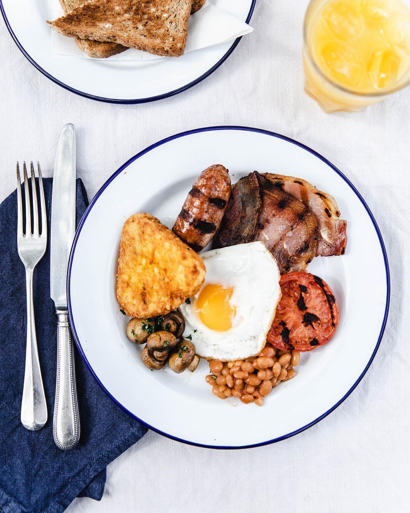 Is there anything better than a classic English Breakfast on a Sunday morning before a long walk? 🍳 

#englishbreakfast #fullenglishbreakfast #breakfasttime #breakfastclub #breakfastofchampions #itswhatsforbreakfast #breakfastofchamps #countrysideli