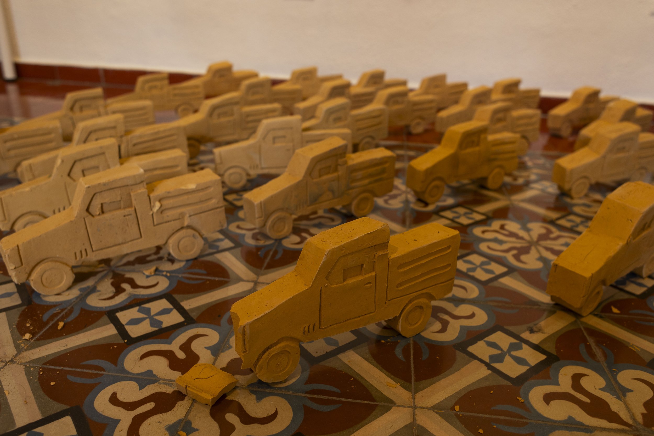 "Hubo que sacar al laurel para que entrara el almácigo" 
Museo Fernando Peña Defilló
Curaduría Rab Messina