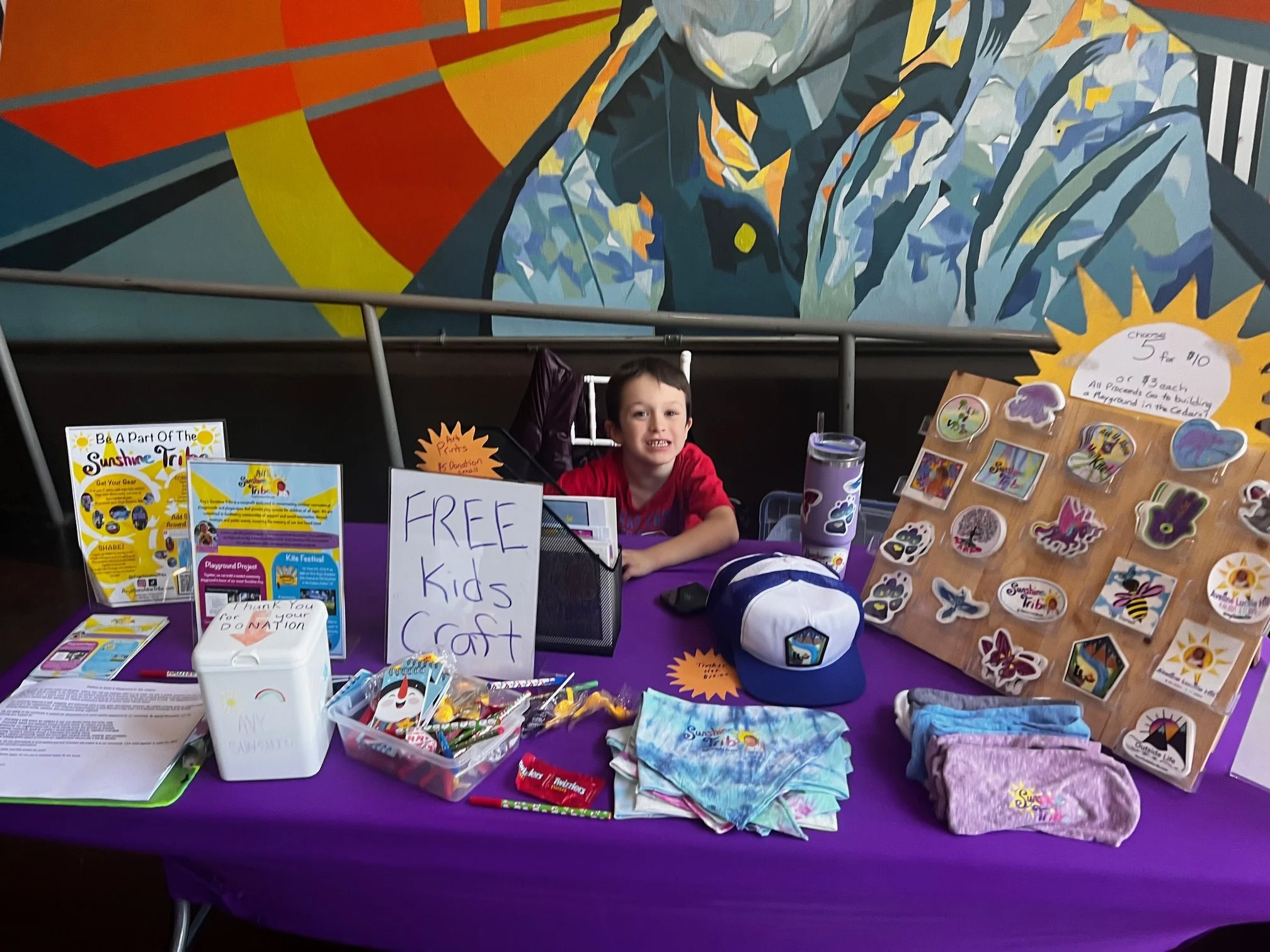 Avy's Sunshine Tribe    |   Family "Make & Take" Art Activities  
 STOP #25   |   view more »