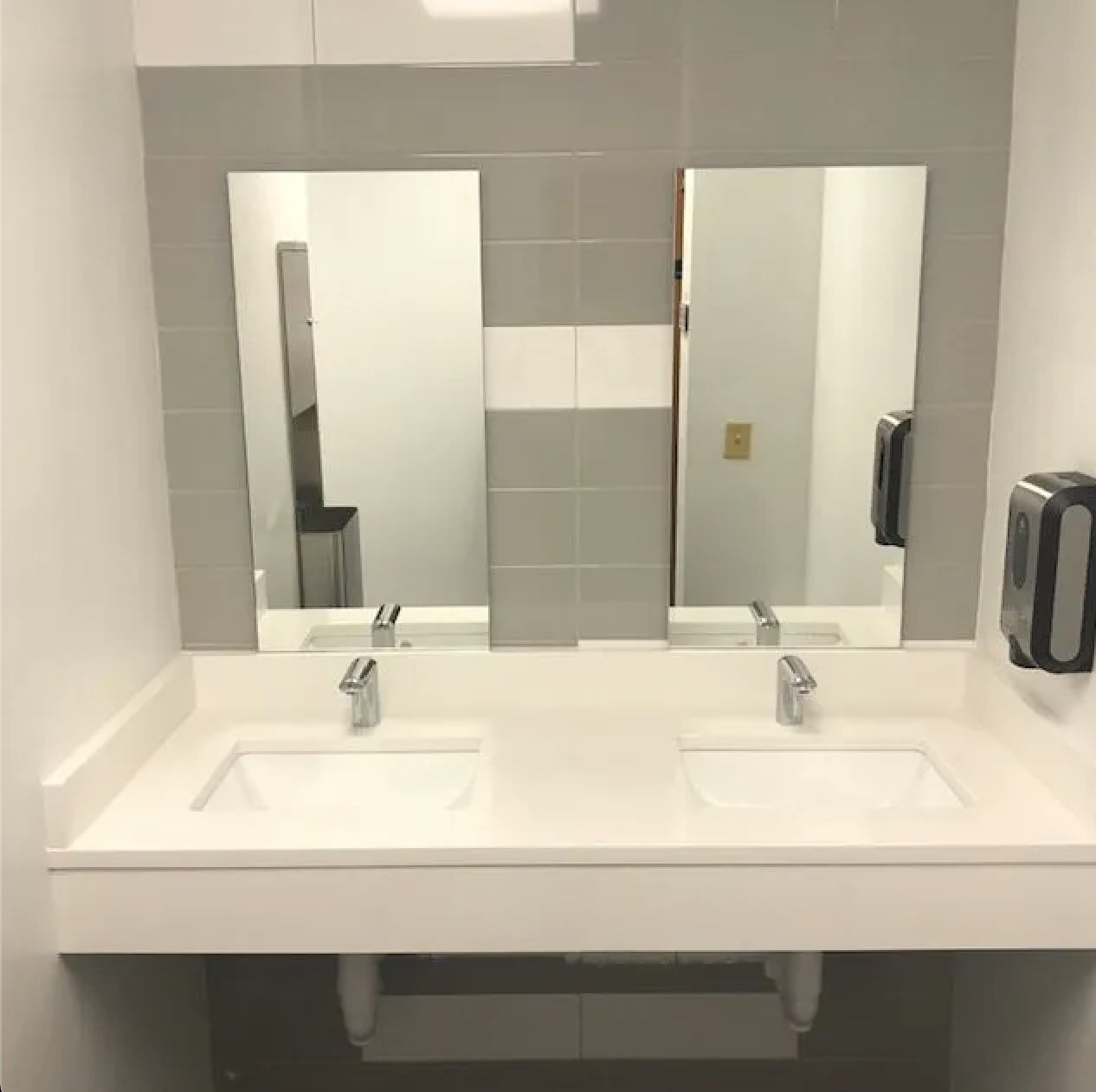 Holliday Group, Sarasota Custom Homes, Sarasota Custom Home Builder, Luxury Home Contractor, Sarasota Local Business, Waterfront Home Builder, New Builds Sarasota, Sarasota Construction Management, Sarasota Restaurant Builder, Downtown Sarasota Busin