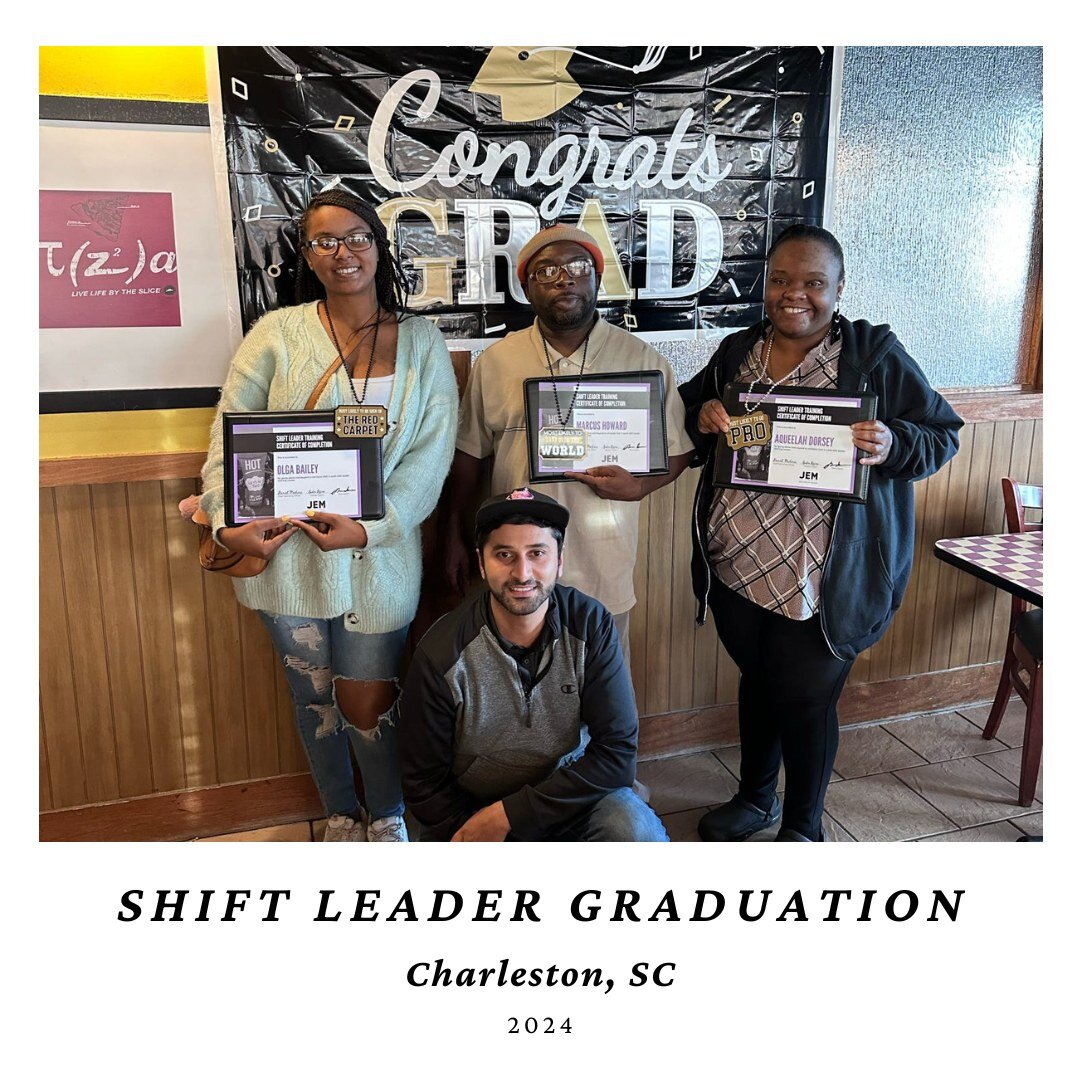 Congratulations to our newest Shift Leader Graduates! Leadership looks good on you! #tacobell #training