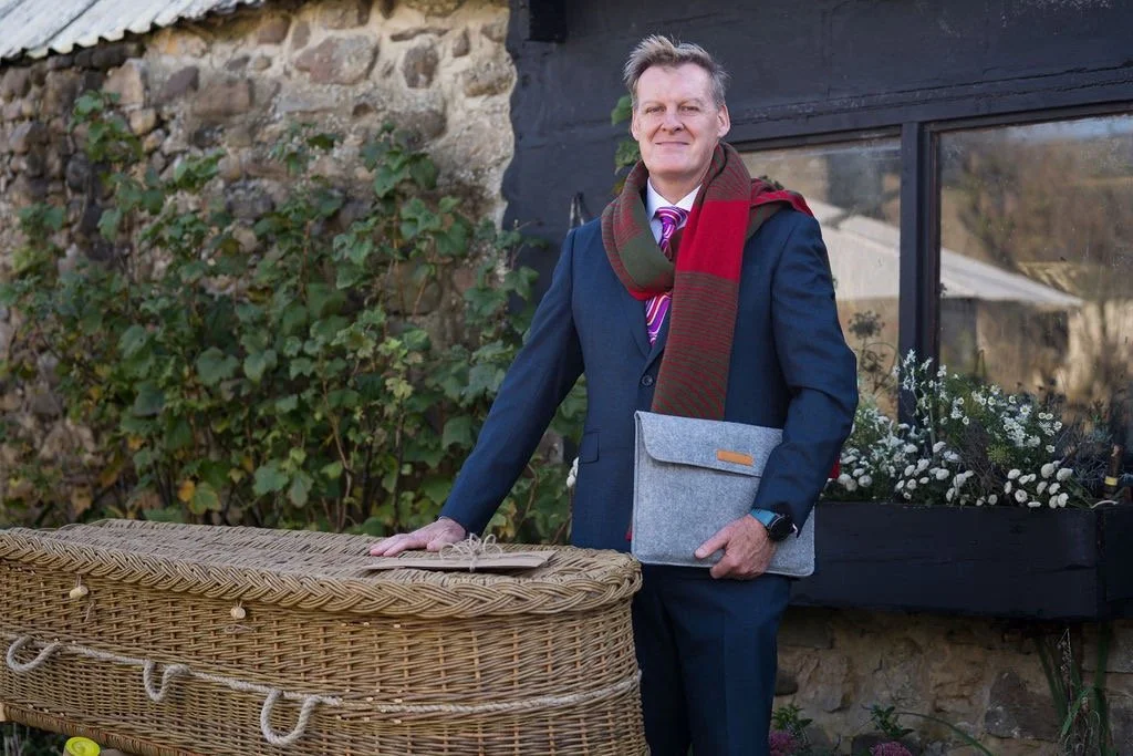 David Moon funeral celebrant, celebration of life, memorial ceremonies, natural burial