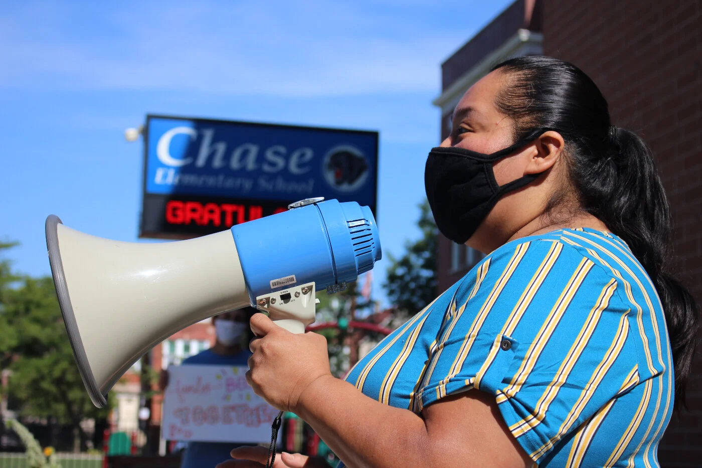 Logan Square Dad Detained By ICE Comes Home Thanks To Neighbors Who Spoke Out