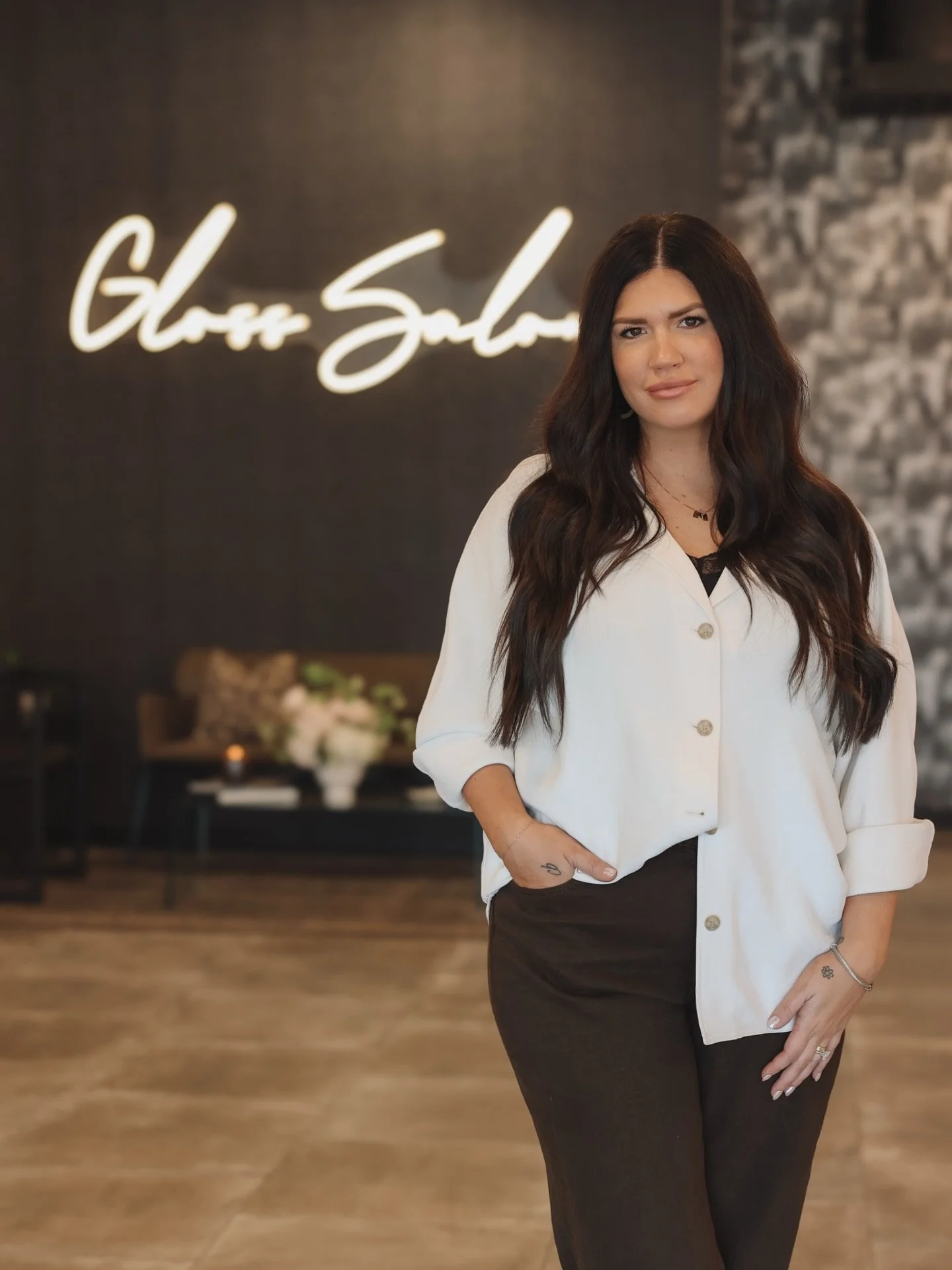 Meet Corrie 🤍 @hairbycorrie 

Obsessed with extensions and the instant confidence boost they bring because a change in hair really does change everything.

Her must-have product:
✨ Keune Velvet Smooth: infused with keratin to strengthen, balance moi