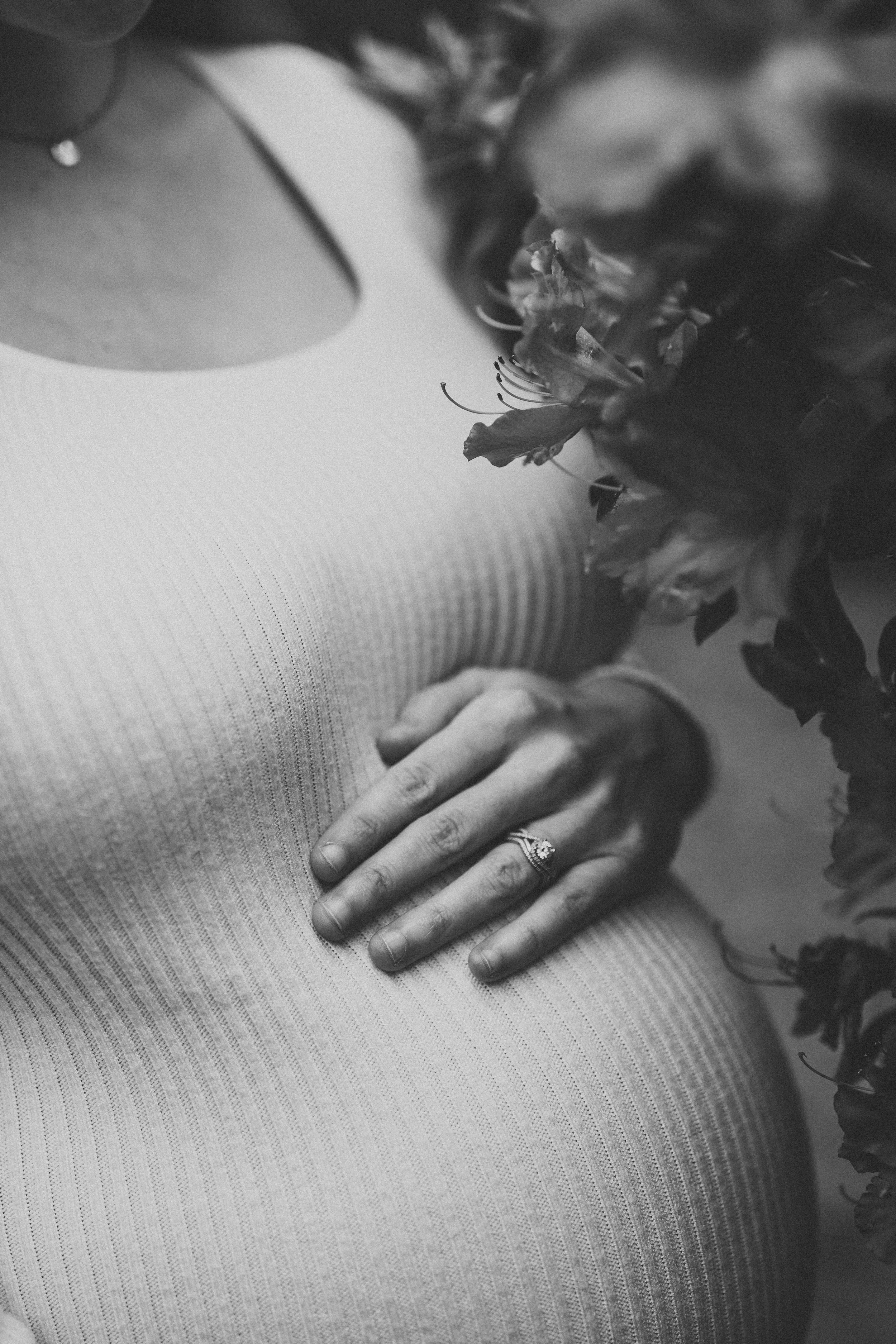 Maternity Photos under Spanish Moss - Capturing Couples Photos on Hilton Head Island