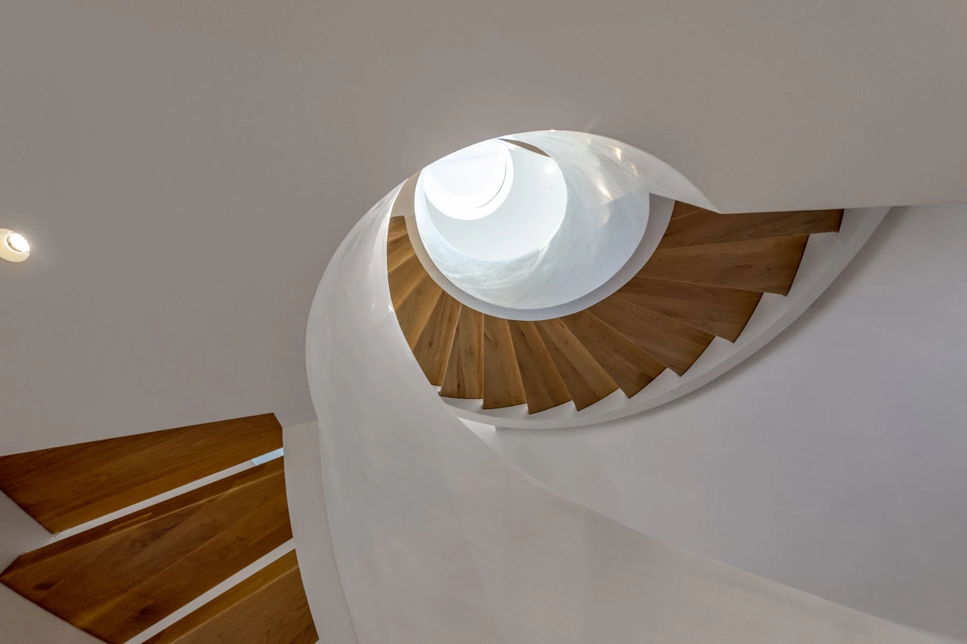 37_stairwell.jpg