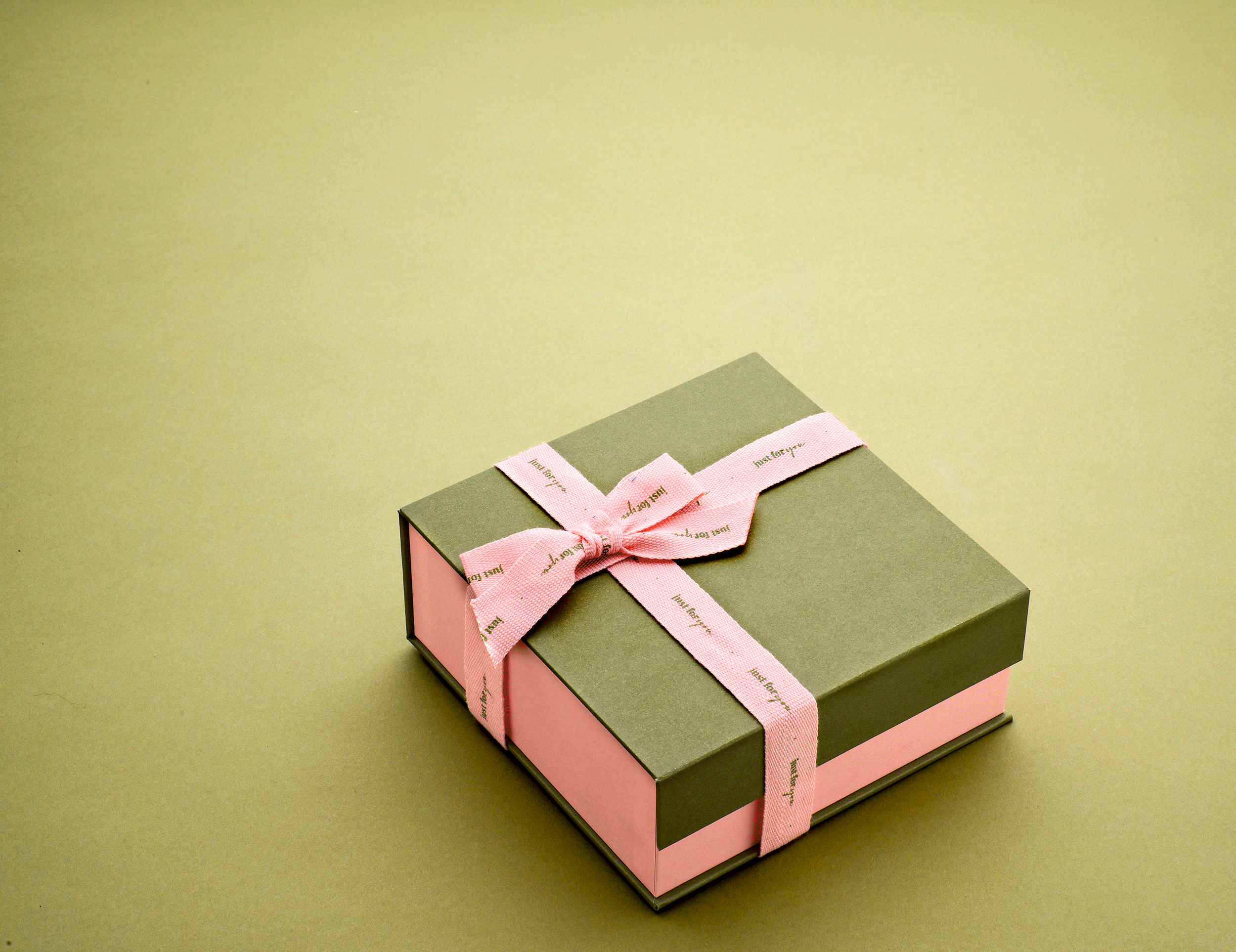 DPT_packaging_gift box.gif