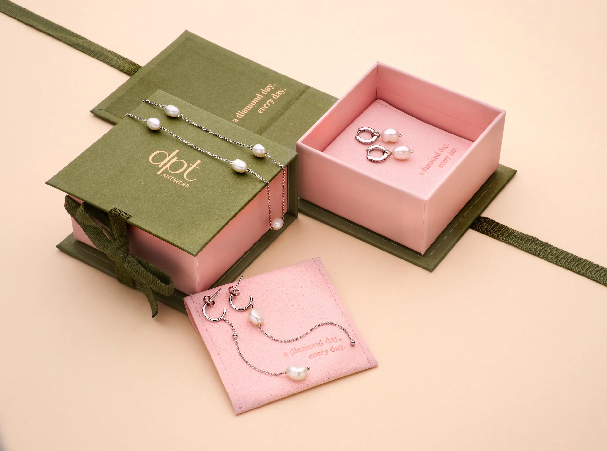 DPT_packaging_jewelry box_pearls_0041.jpg