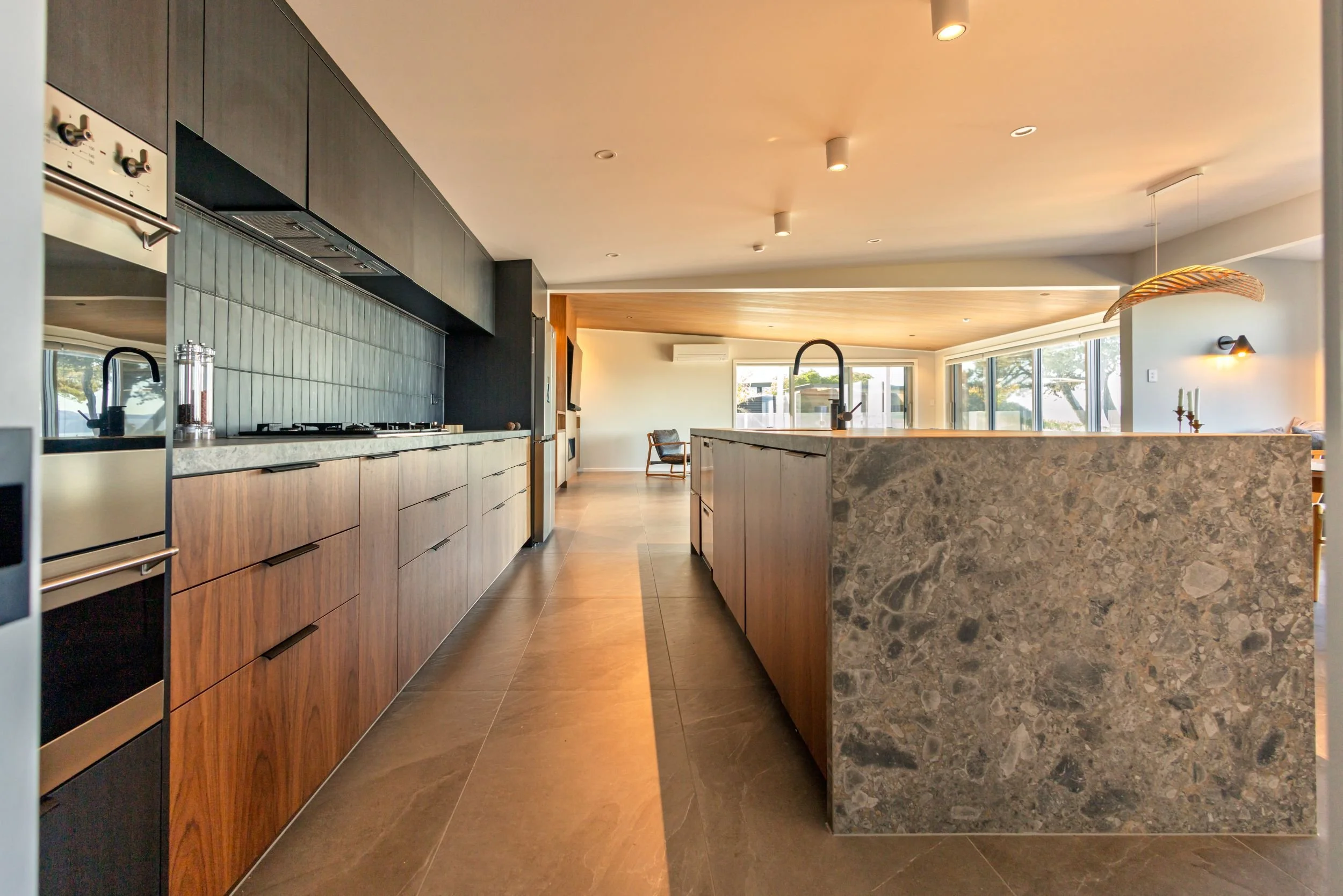 RARANGIHOUSE872673_small.jpg