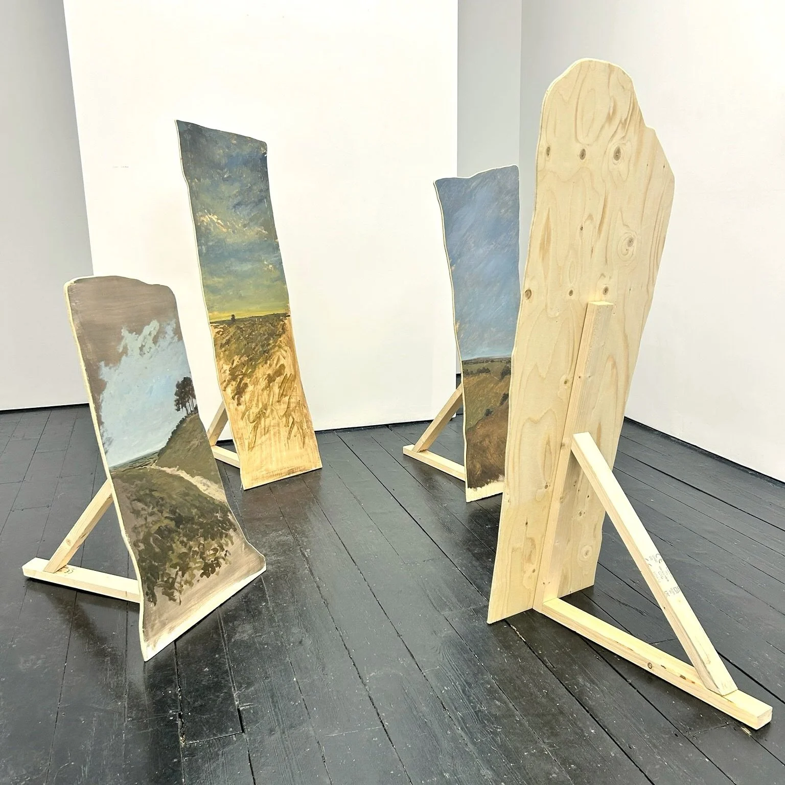 Currently showing four stones at Florence trust with @division_of_labour 

Saulius Leonavičius Invites
28.05-06.06.2026
Jez Dolan, Sam Curtis, Tom Cardew, Paul Vivian, Lewis Graham, Joanne Masding, James Winnett with Pallet Show by Daniel Pryde-Jarma
