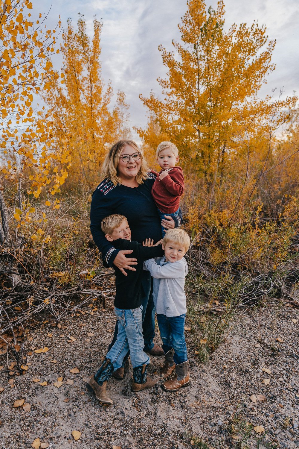 Peters Family’s Rolling Hills Reservoir Alberta Family Photos in the Fall-231002-012.jpg