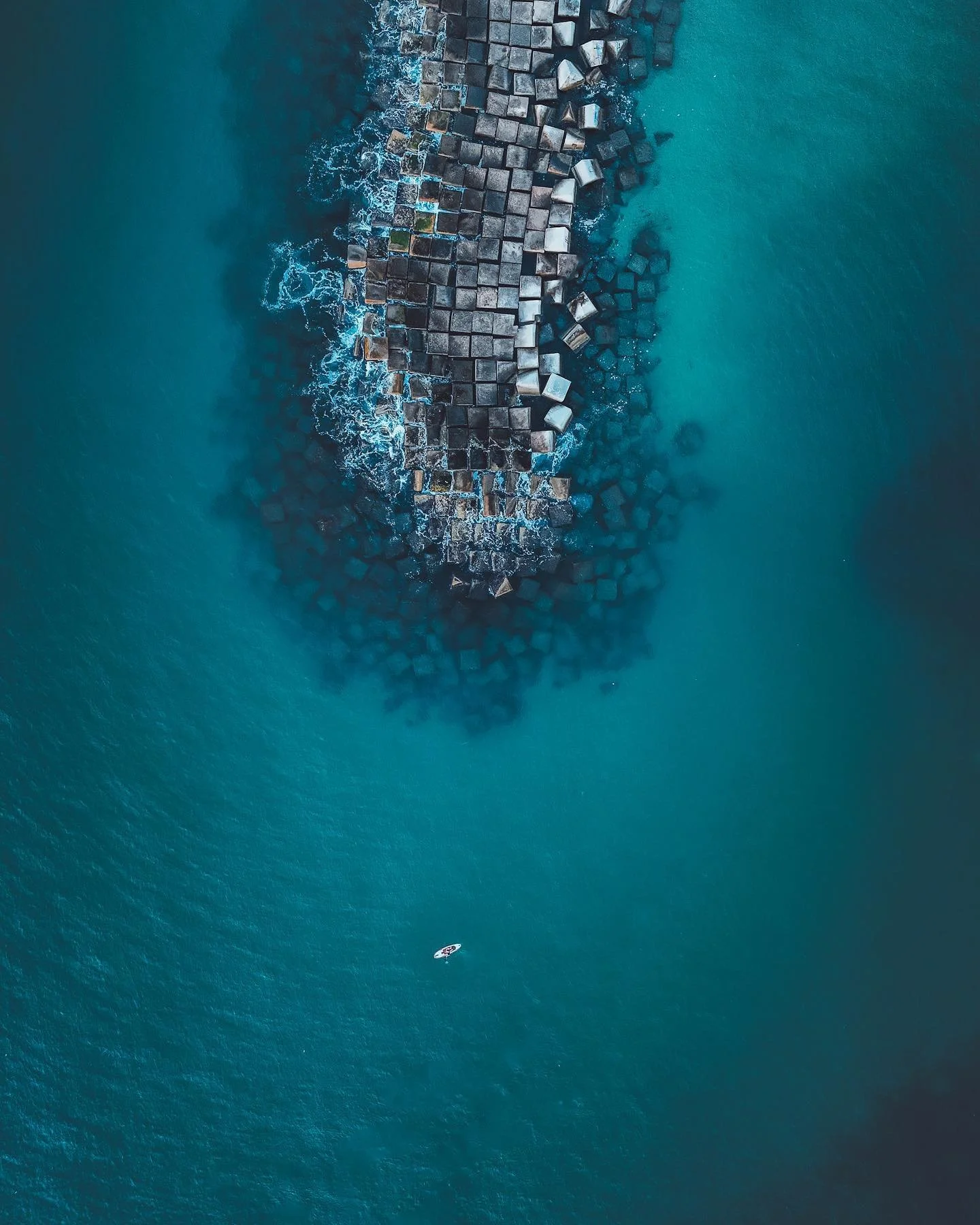 David vs Goliath
-
#frederikjjacobs 
.
.
.
#barcelona 
#catalunya 
#stayandwander 
#neverstopexploring 
#beautifuldestinations 
#travel 
#traveltheworld 
#travelphotography 
#cityscapes 
#europetravel 
#roamtheplanet 
#wanderlust 
#wonderful_places
#