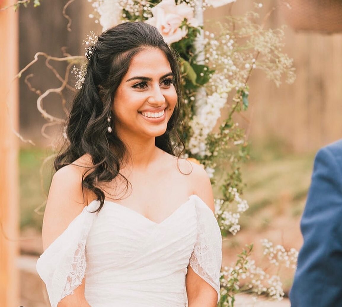 This gorgeous bride and all her boho vibes. Absolutely stunning. 💫