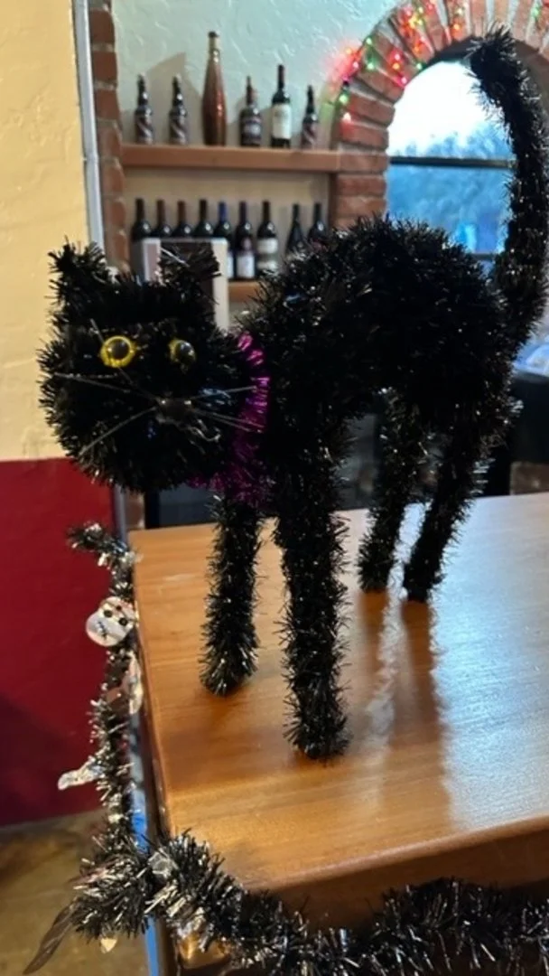 Come stop by Surrey Resort tonight for our movie night! We will be hanging out and having fun from 5pm to 9pm! Food and treat from the cafe as well. 👻🎃