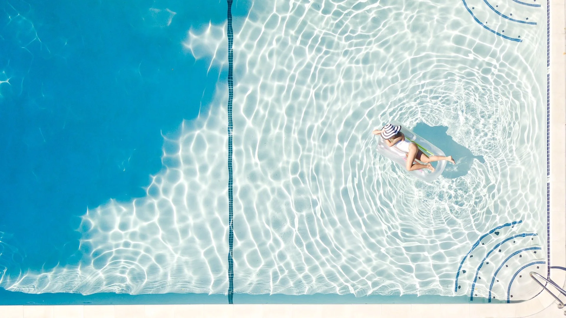 Floating 3 HORIZONTAL.jpeg