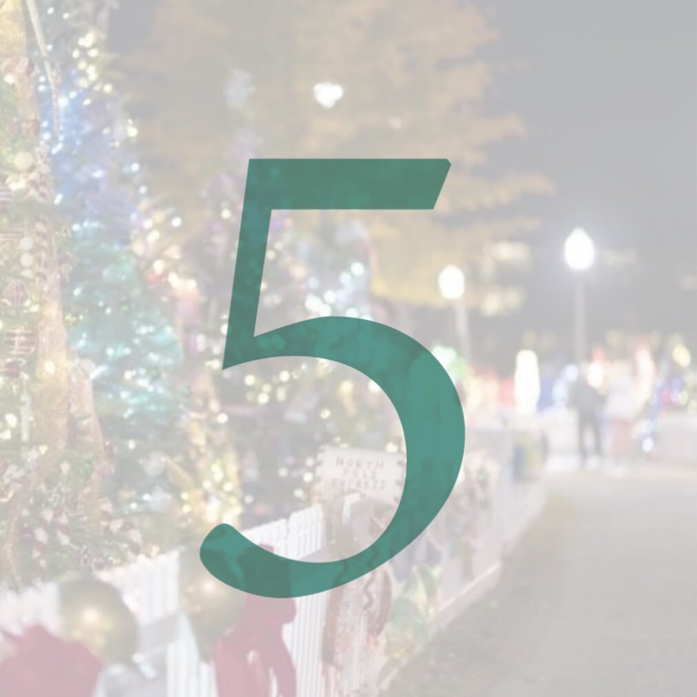 Our team is busy today setting up our tree at the Tinsel Trail! Check out our story for a behind-the-scenes look. 5 more days until the Grand Opening in Government Plaza. 🎄