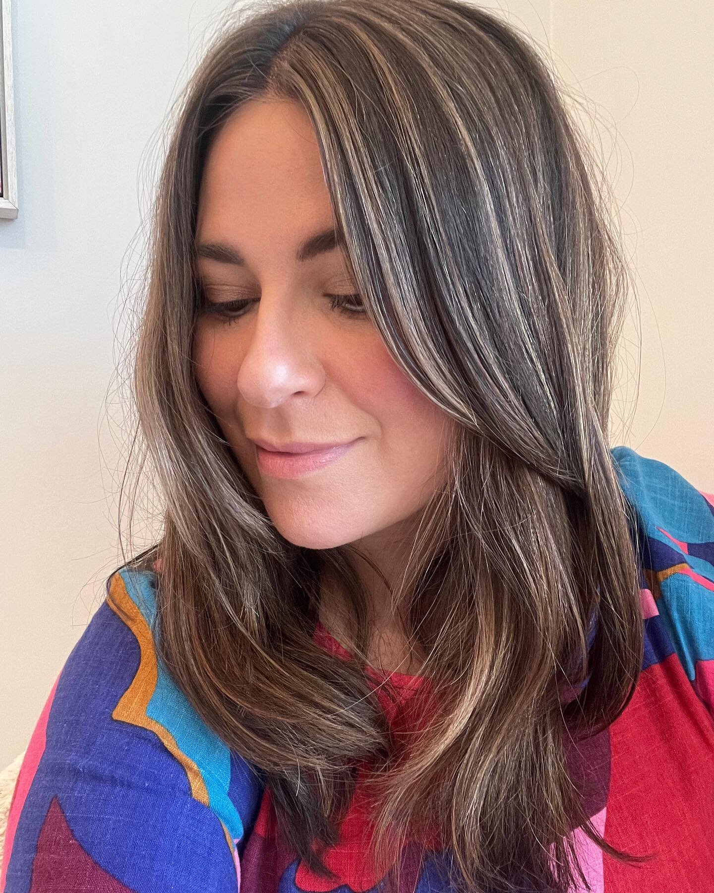 Refresh and a little lighter for Rhi 💁&zwj;♀️ ✨ one of my most requested colours is this.. perfect for blending greys and to give brunettes a little something something for summer ☀️ 

#aesthete #aesthetehair #bonnerhairdresser #hairtrends #hairstyl
