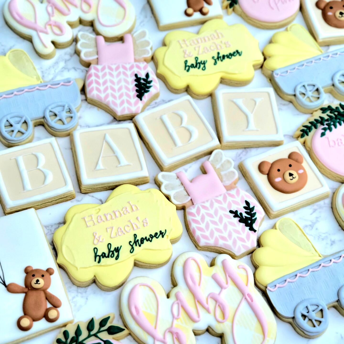 What a sweet baby shower theme!
.
.
.
#homemade #baking #sugarcookies #royalicing  #cookies #cookiesofinstagram #decoratedcookies #dessertsofig #cookiesofig #edibleart #sugar #babyshowercookies #babyshower #wecanbearlywait #novamoms #novacookies #her