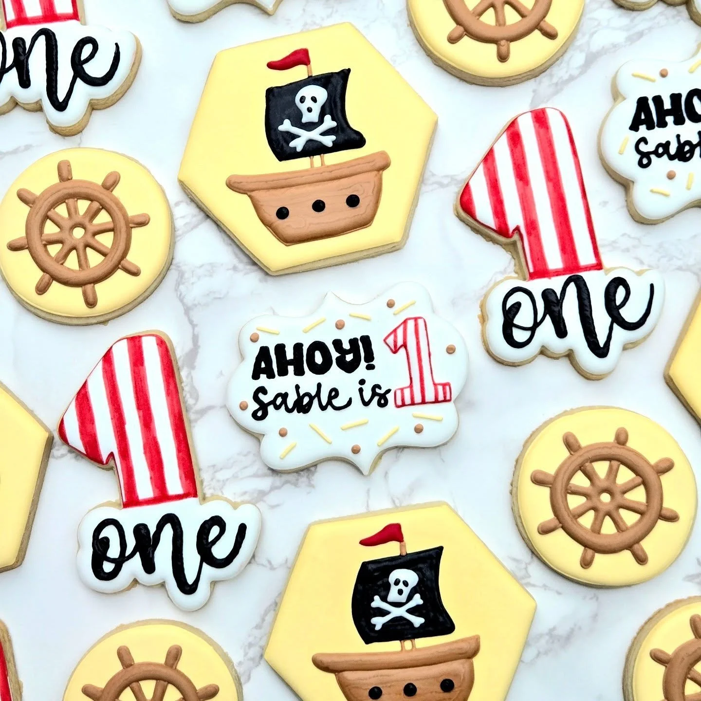 🏴&zwj;☠️🦜 Ahoy! ⛵
.
.
.
#homemade #baking #sugarcookies #royalicing  #cookies #cookiesofinstagram #decoratedcookies #dessertsofig #cookiesofig #edibleart #weddingcookies #birthdaycookies #bridalshowercookies #babyshowercookies #novamoms #novacookie