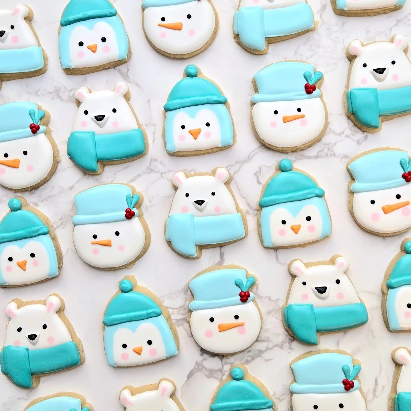 Little winter buddies!
.
.
.
#homemade #baking #sugarcookies #christmascookies #cookies