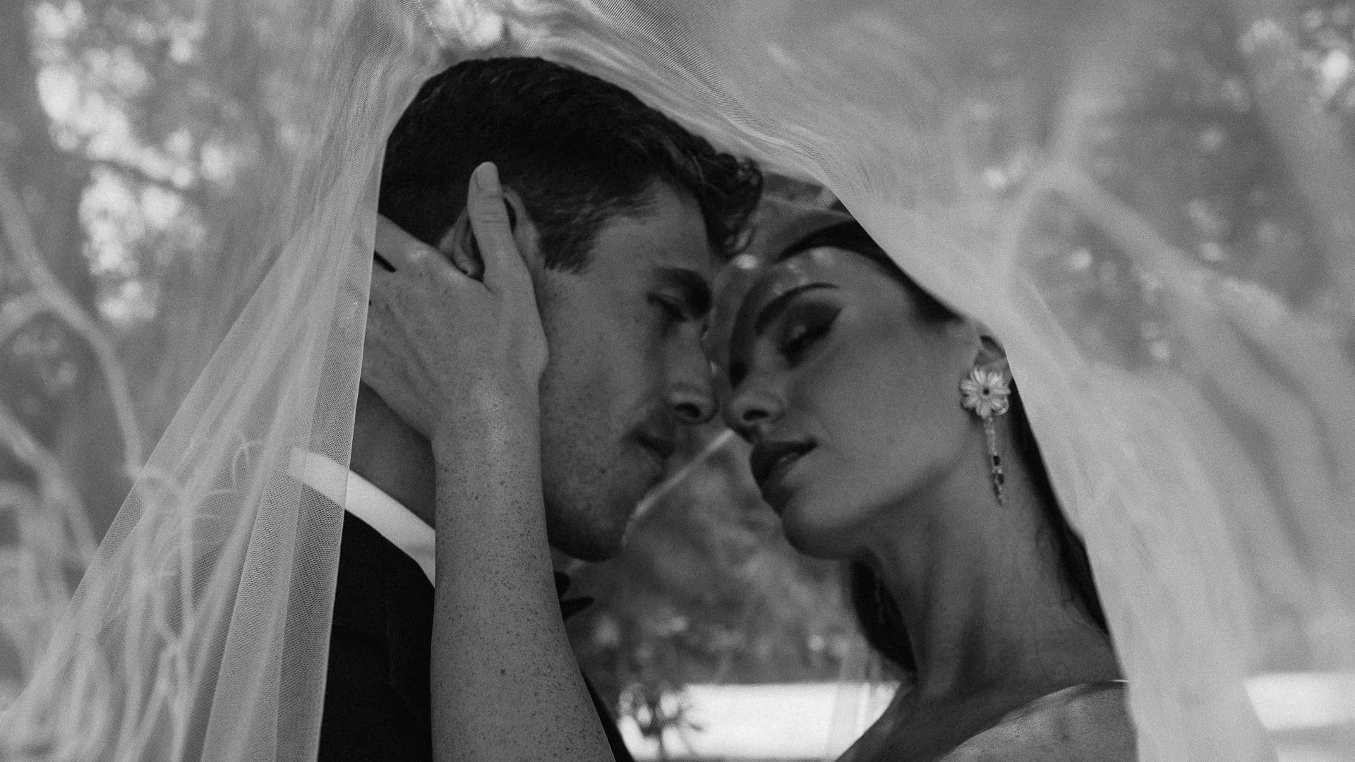 Explore Timeless Ivory’s European wedding editorials, photographed across iconic destinations in collaboration with international wedding creatives. Perth & Sydney based.
