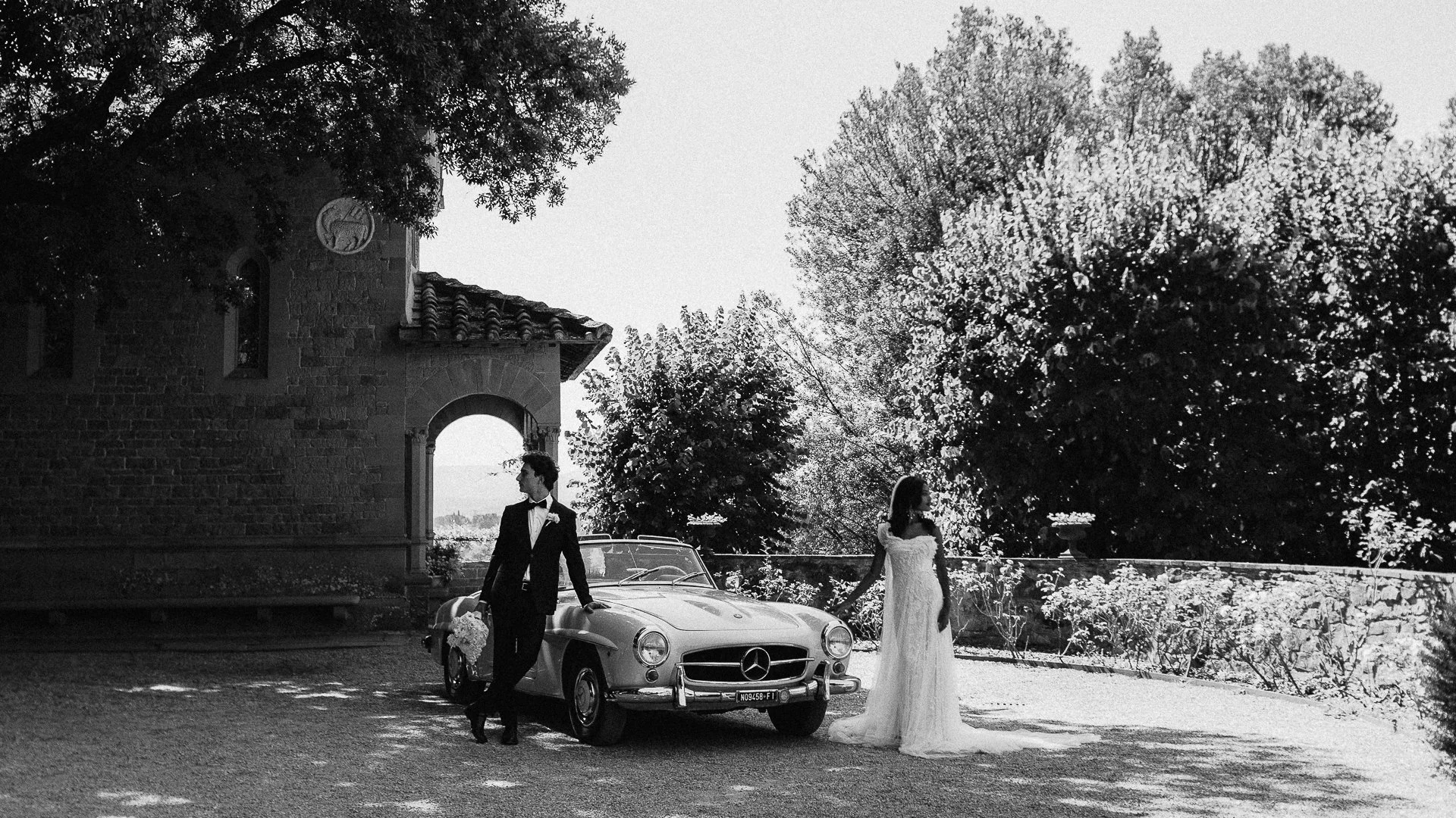 Explore Timeless Ivory’s European wedding editorials, photographed across iconic destinations in collaboration with international wedding creatives. Perth & Sydney based.
