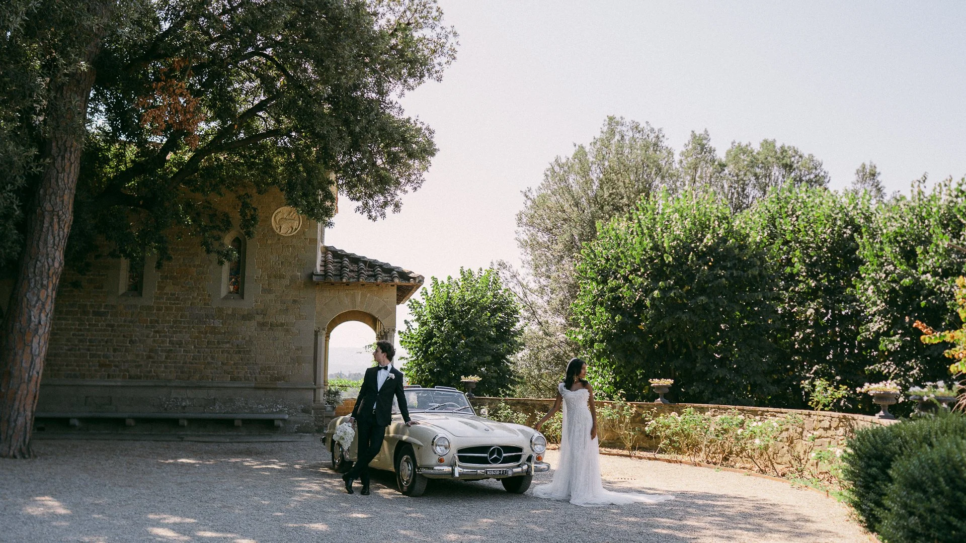 Explore Timeless Ivory’s European wedding editorials, photographed across iconic destinations in collaboration with international wedding creatives. Perth & Sydney based.
