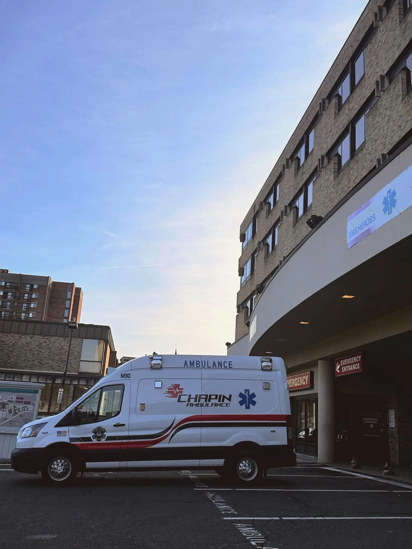Medic 30 looking sharp today servicing Mercy Medical Center 👏🏼🚑