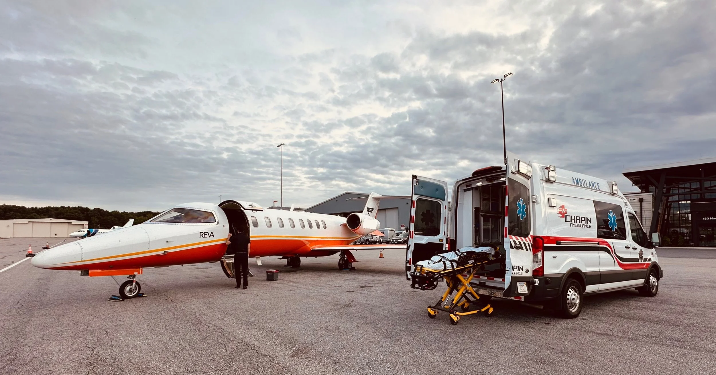 🚑✈️ Chapin Medic 30 assisting air medical crews today with a pediatric transport out of Boston Children&rsquo;s Hospital.

Chapin Ambulance provides ground transportation and medical support for multiple air medical agencies, helping ensure patients