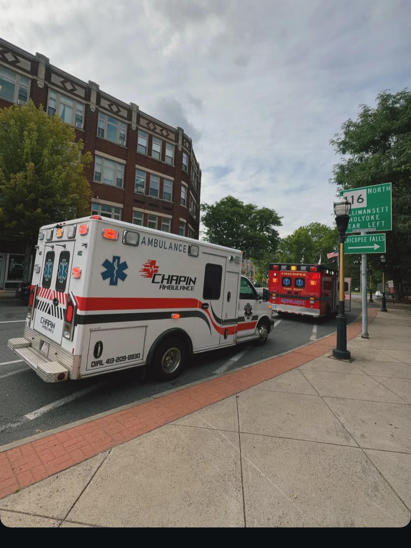 🚨🚑🚒🚓📞 HAPPY NATIONAL FIRST RESPONDERS DAY! 🇺🇸

Today, October 28th, we take a moment to recognize and thank the dedicated men and women who answer the call when our communities need them most.

From our incredible Chapin Ambulance EMS teams to