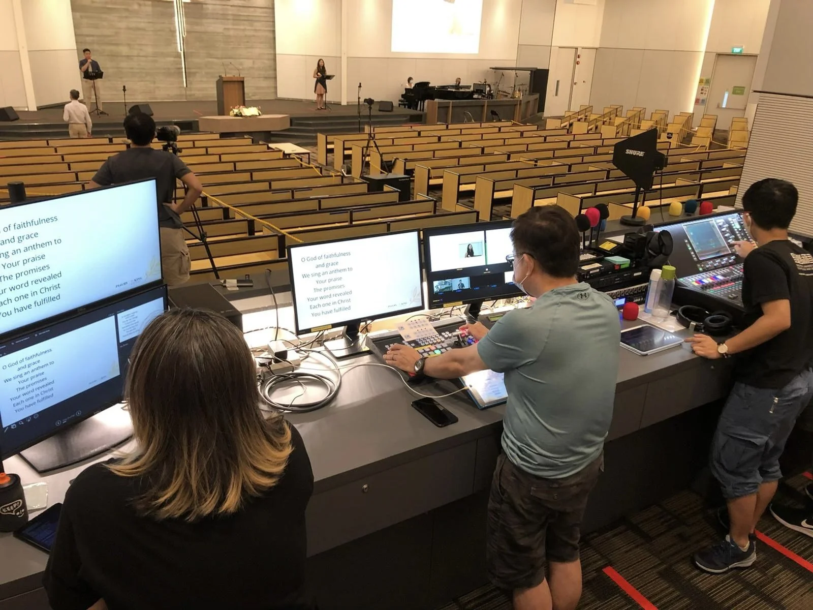 worship and AV volunteers 3.jpg