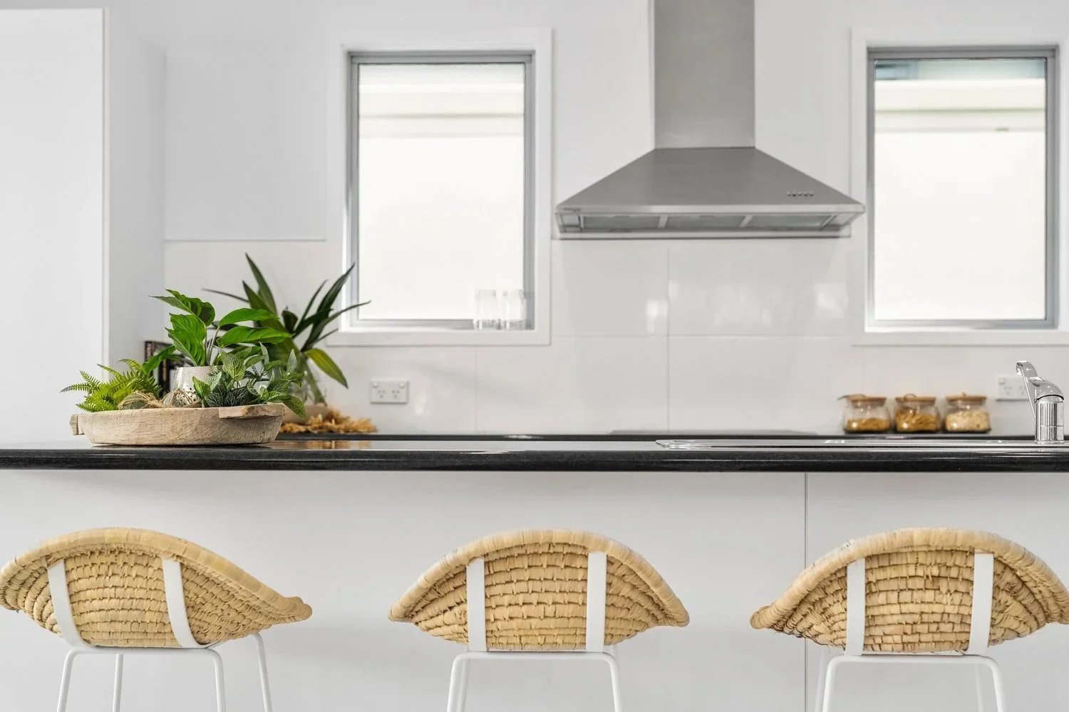real-estate-modern-kitchen-interior-by-sams-eye-photograpy.jpg