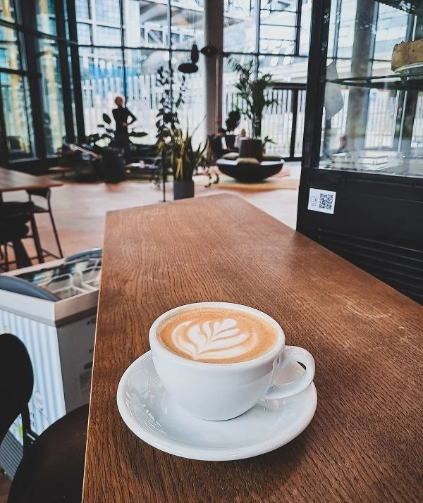 Garcon de Cafe Berlin Cafe.jpg