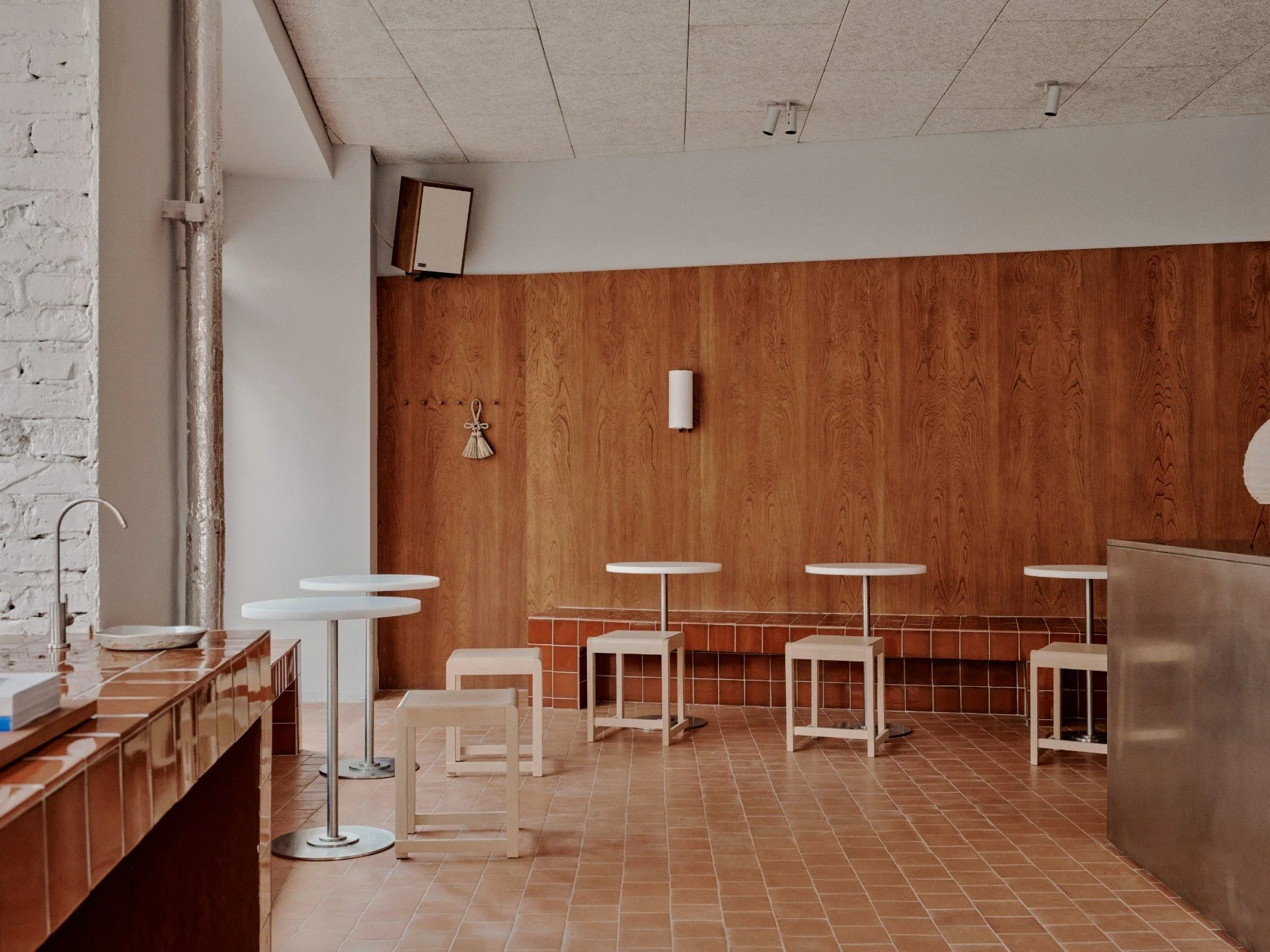 Copyright (right): ThisIsPaper