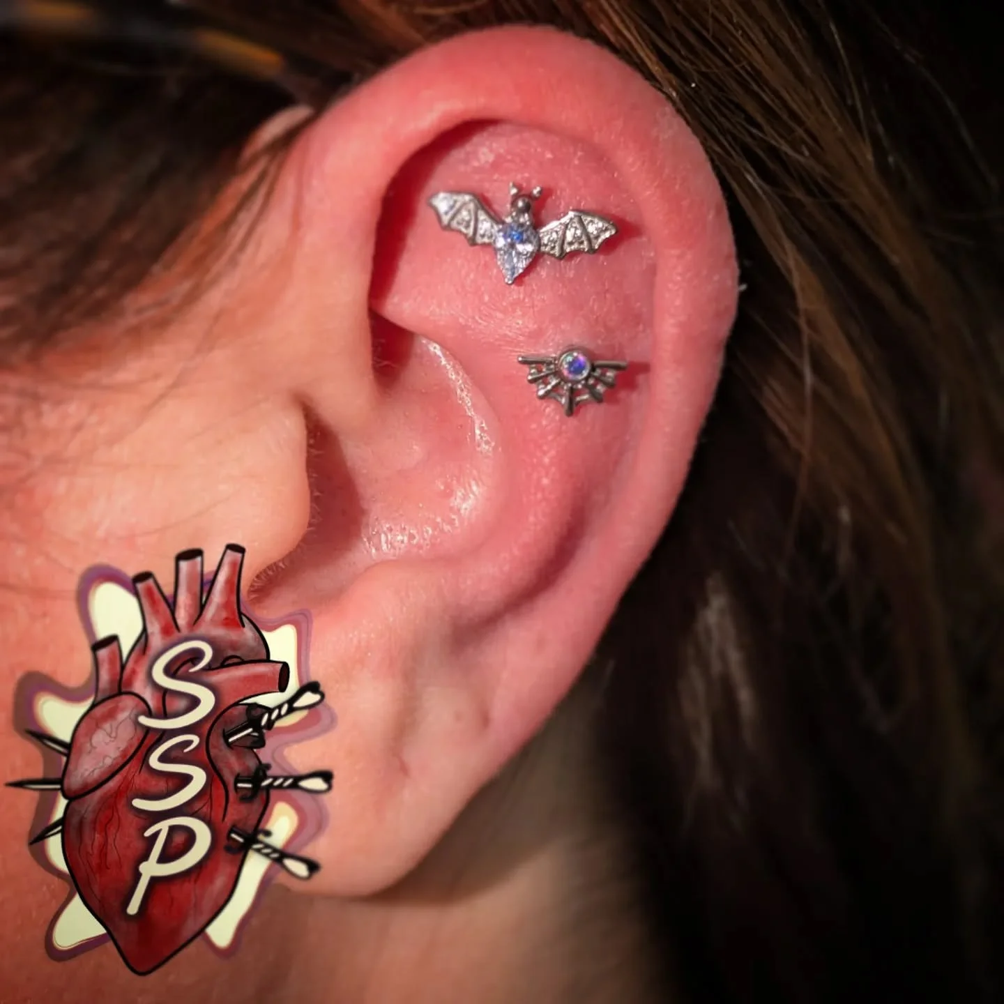 Got to do this fun double flat the other day with two titanium pieces that go so well with each other! Thanks again for the trust 😊

If you're interested in coming in for a piercing. There is no appointment needed, you can just come into the shop wh