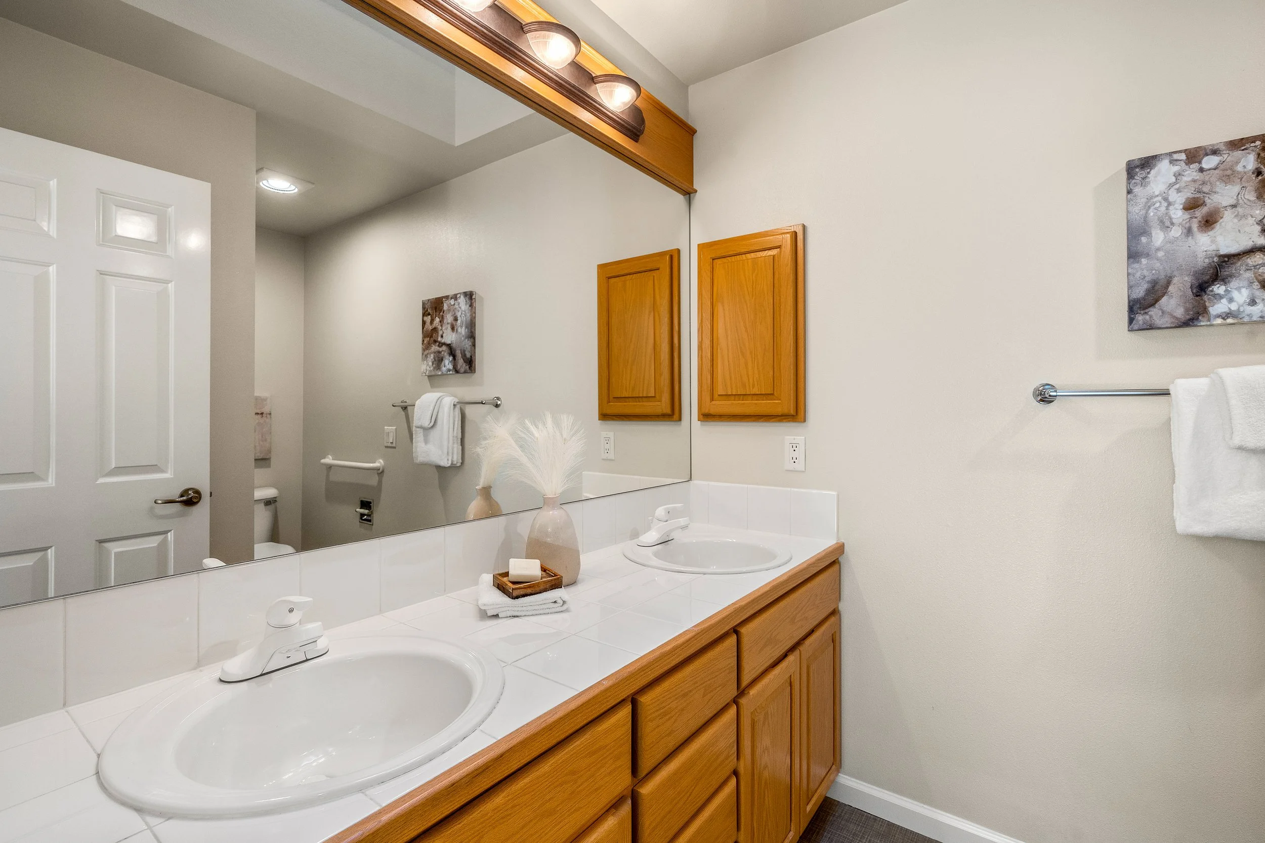 Interiors MLS RES (19).jpg