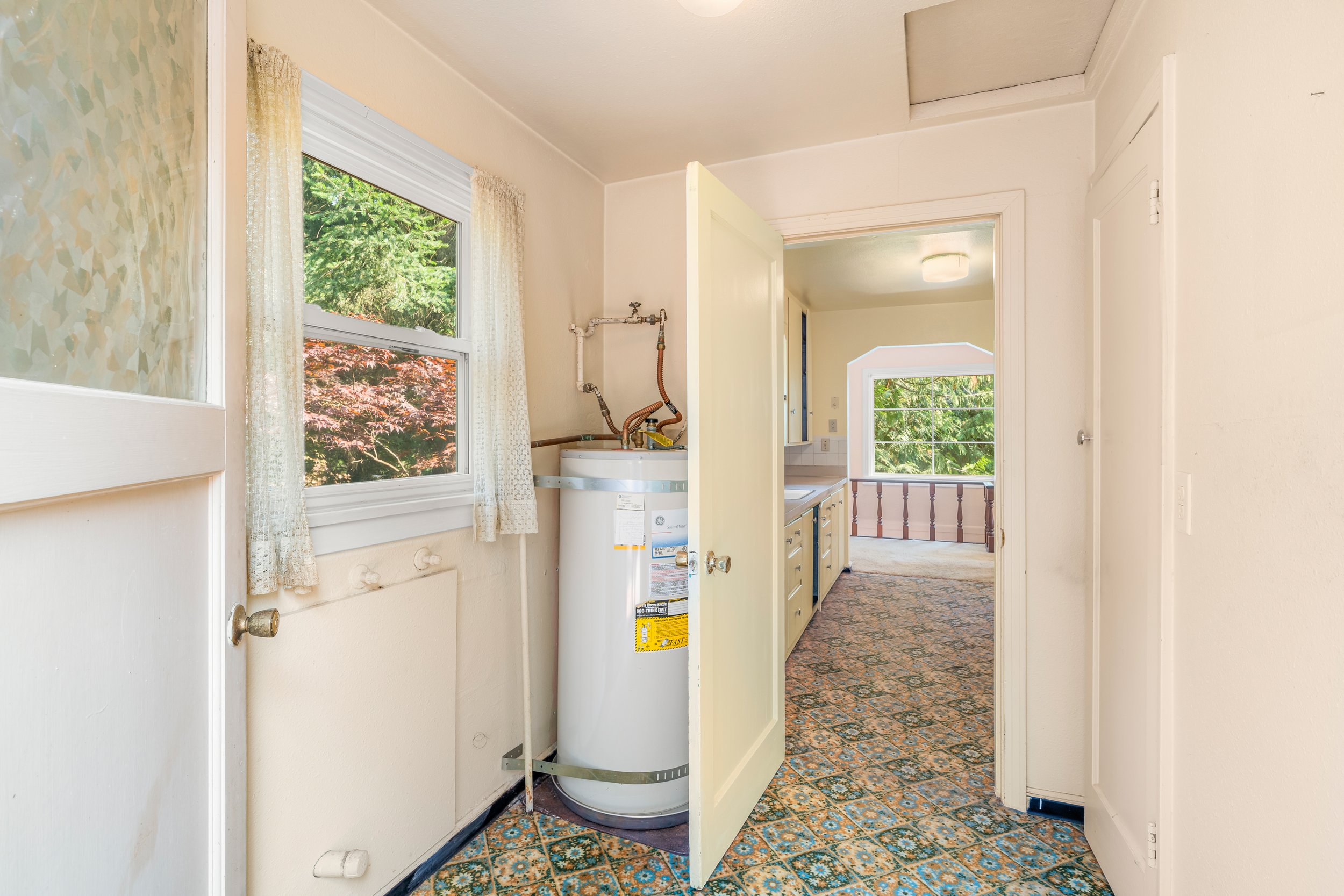 Interiors - MLS RES (11).jpg