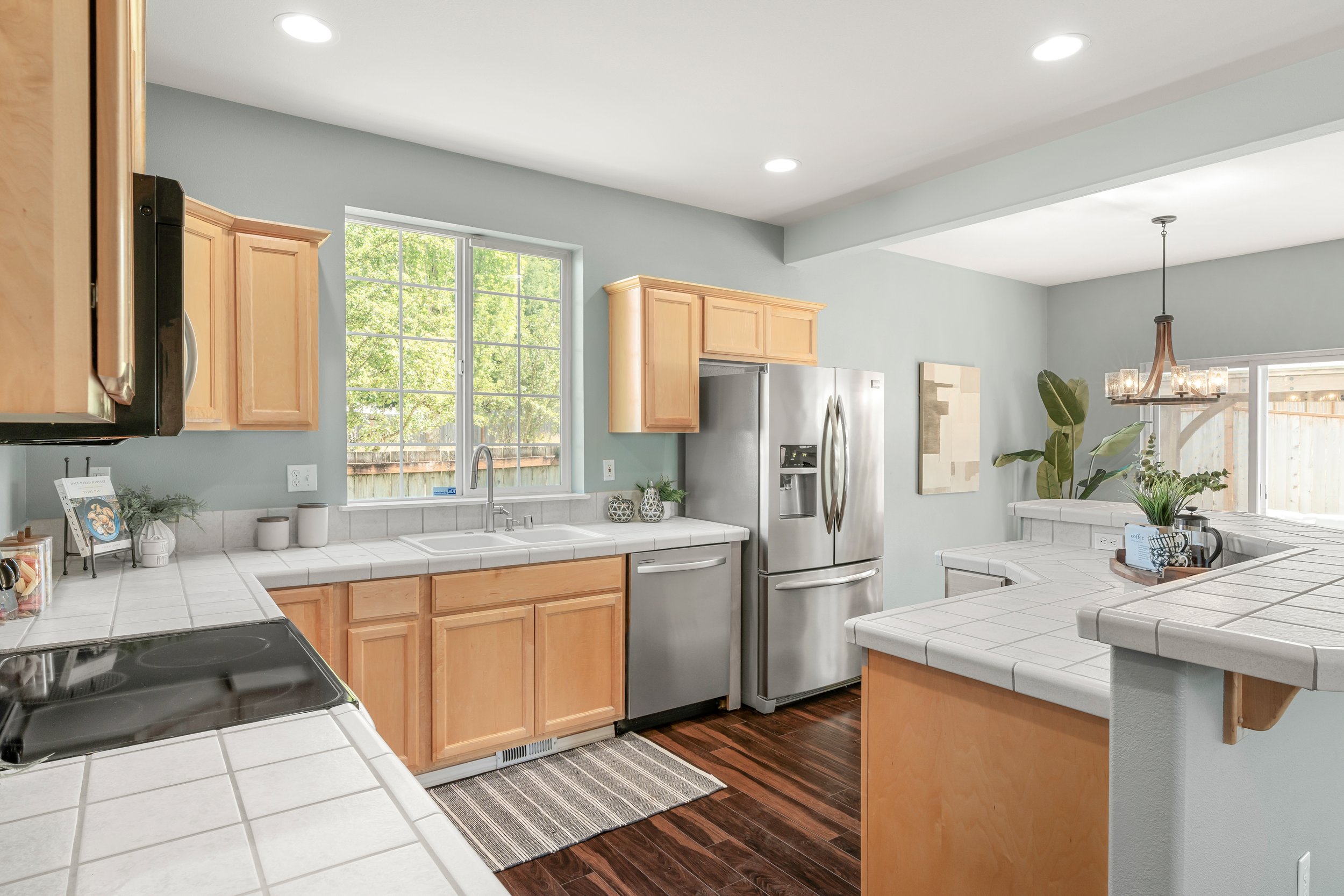 Interiors - MLS RES (11).jpg