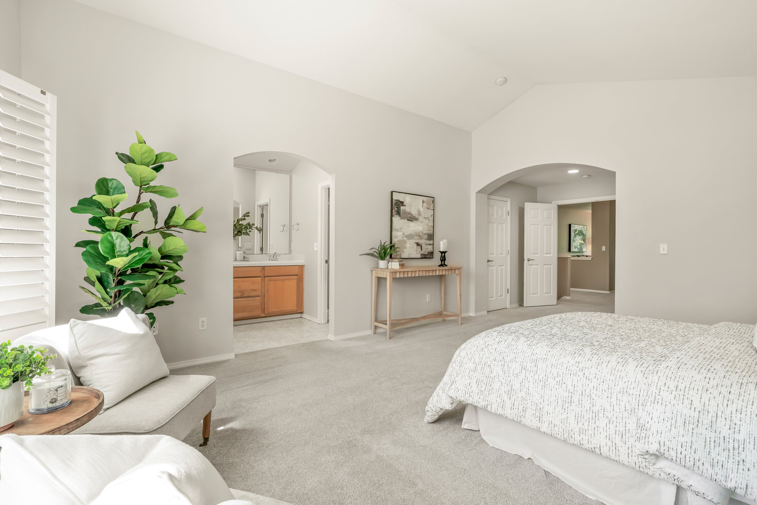 Interiors - MLS RES (19).jpg