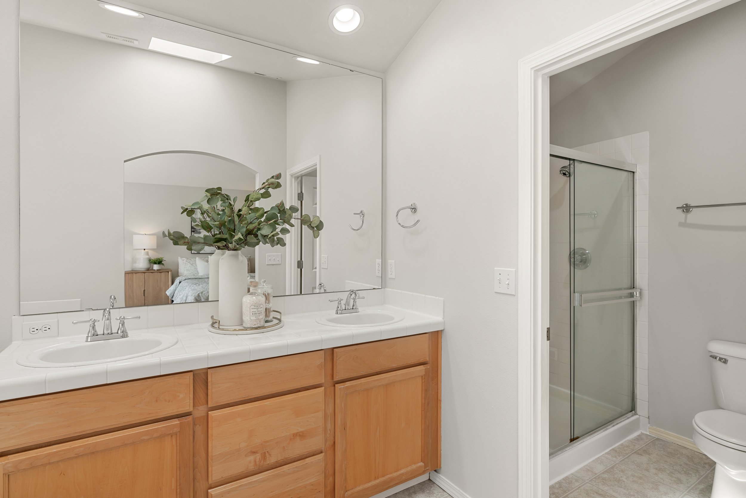 Interiors - MLS RES (22).jpg