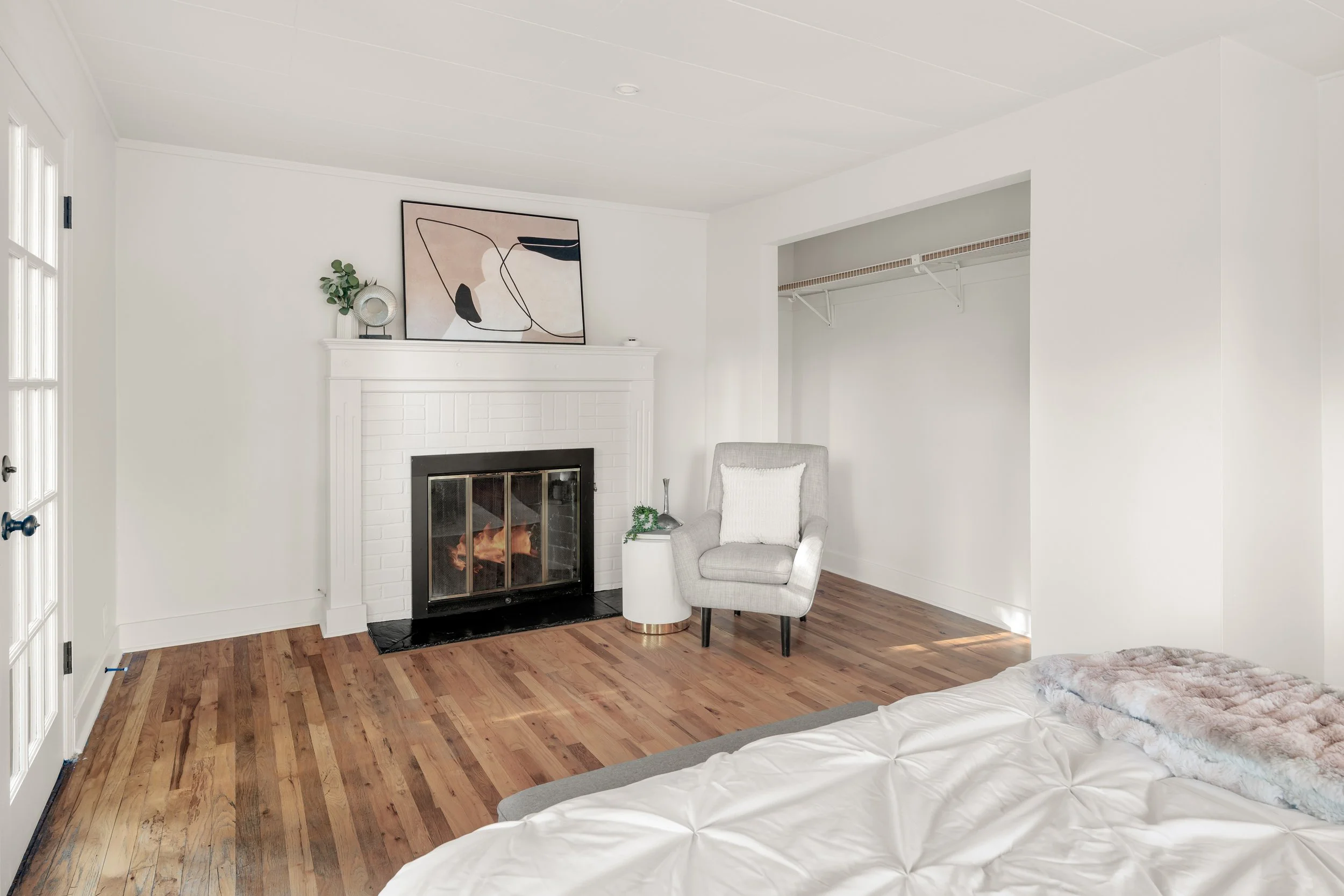 Interiors - MLS RES (2).jpg