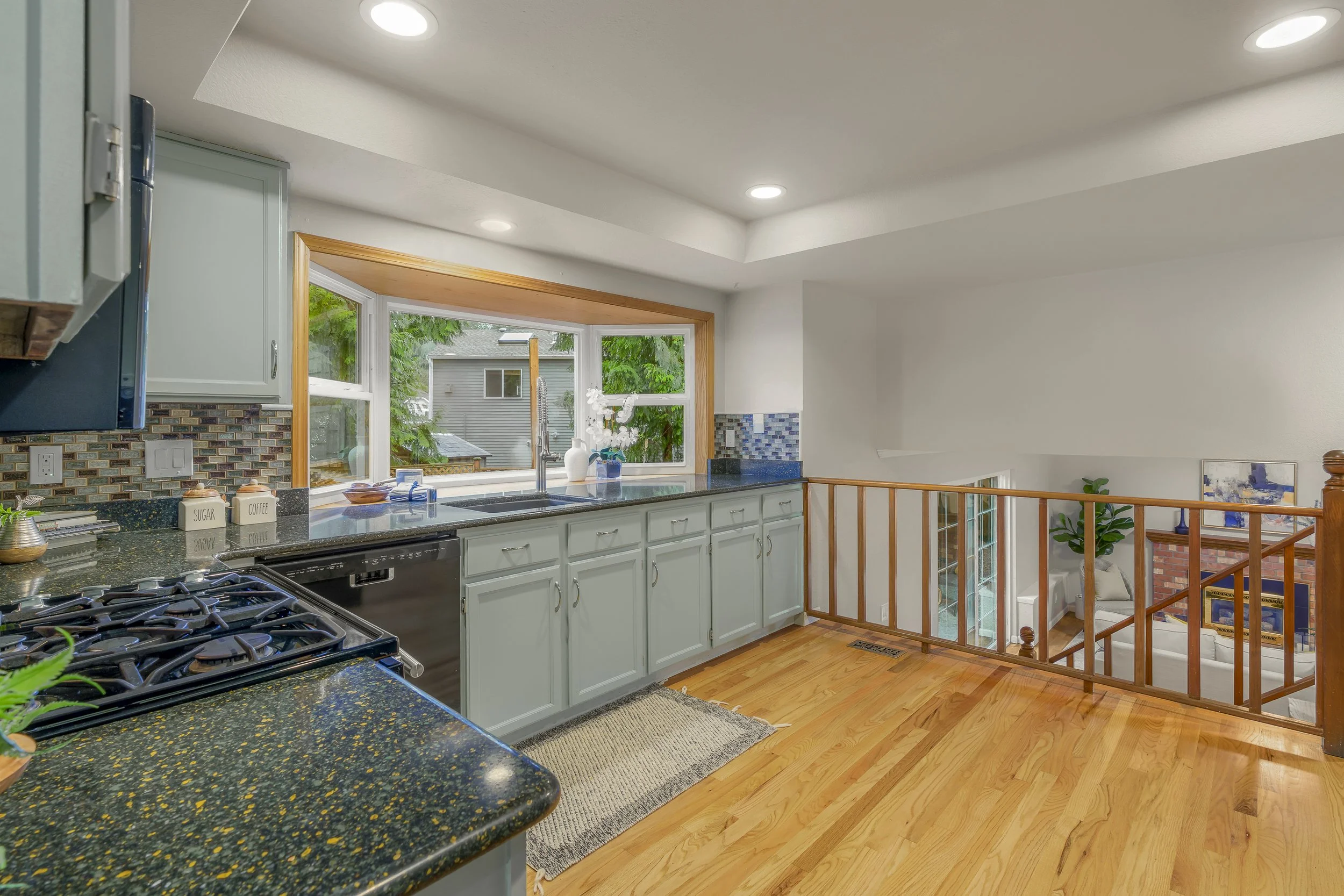 Interior - MLS RES (10).jpg