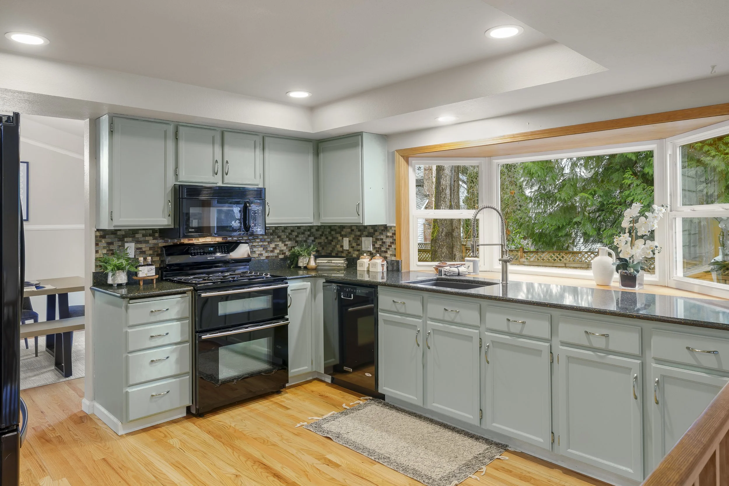 Interior - MLS RES (13).jpg