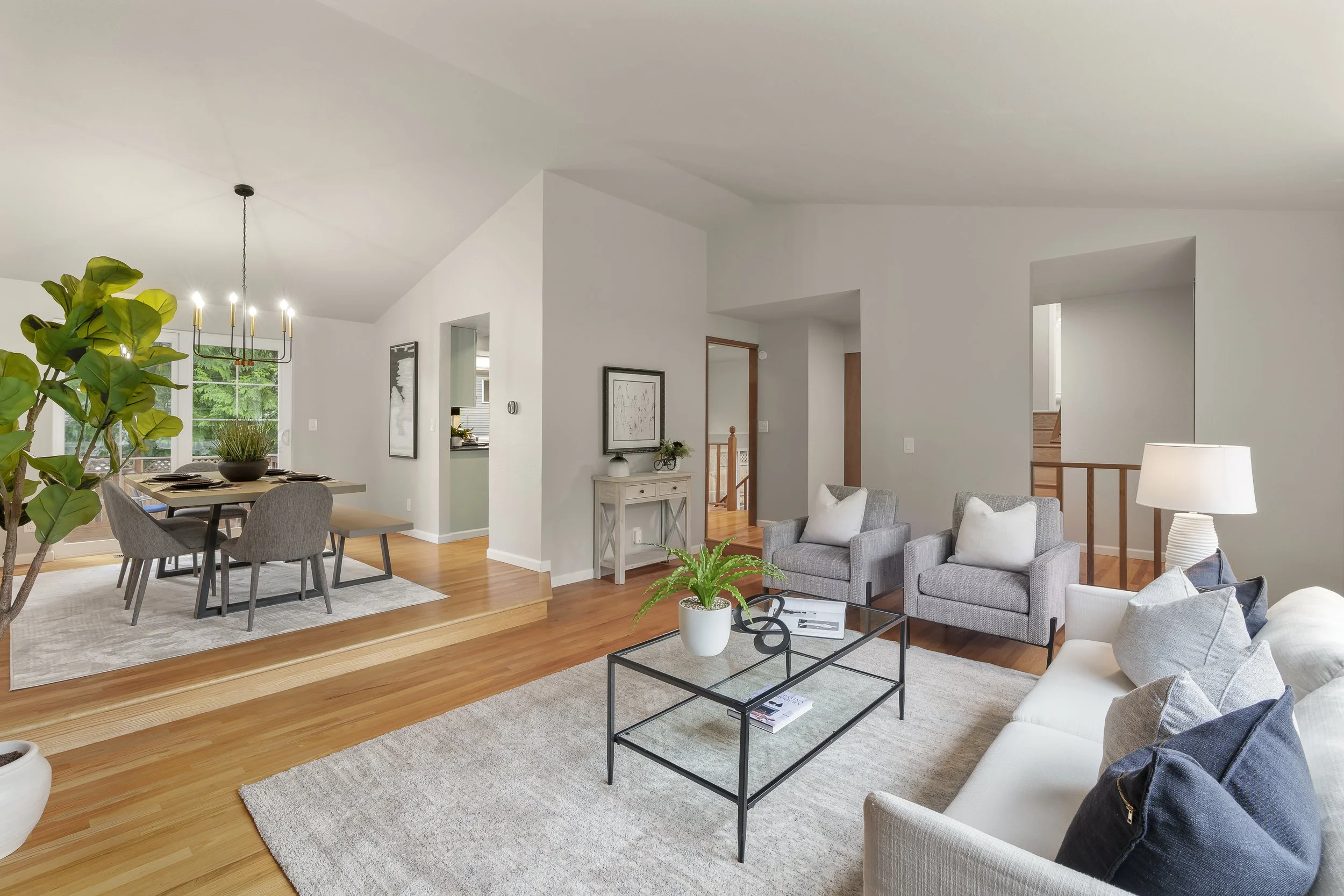 Interior - MLS RES (7).jpg